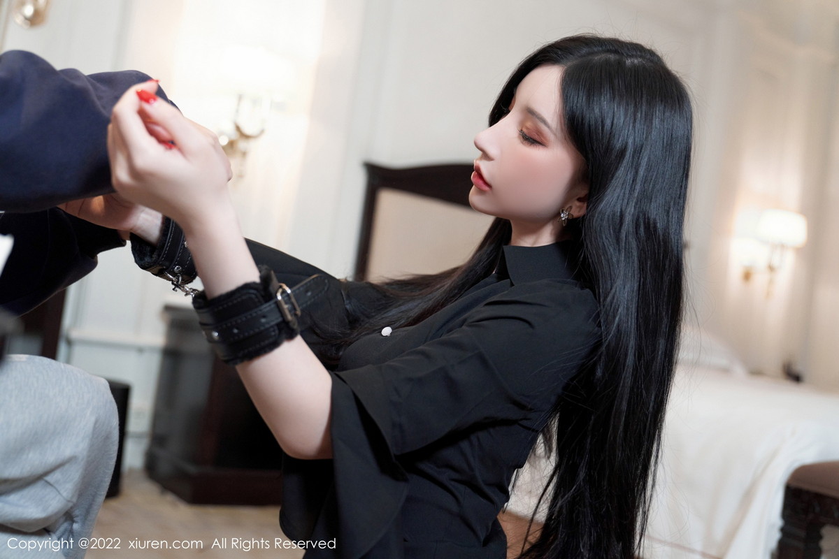 xgyw.top_XiuRen第6012期_女神周于希Sally脱职业装露黑色内衣秀完美身材迷人诱惑写真94P