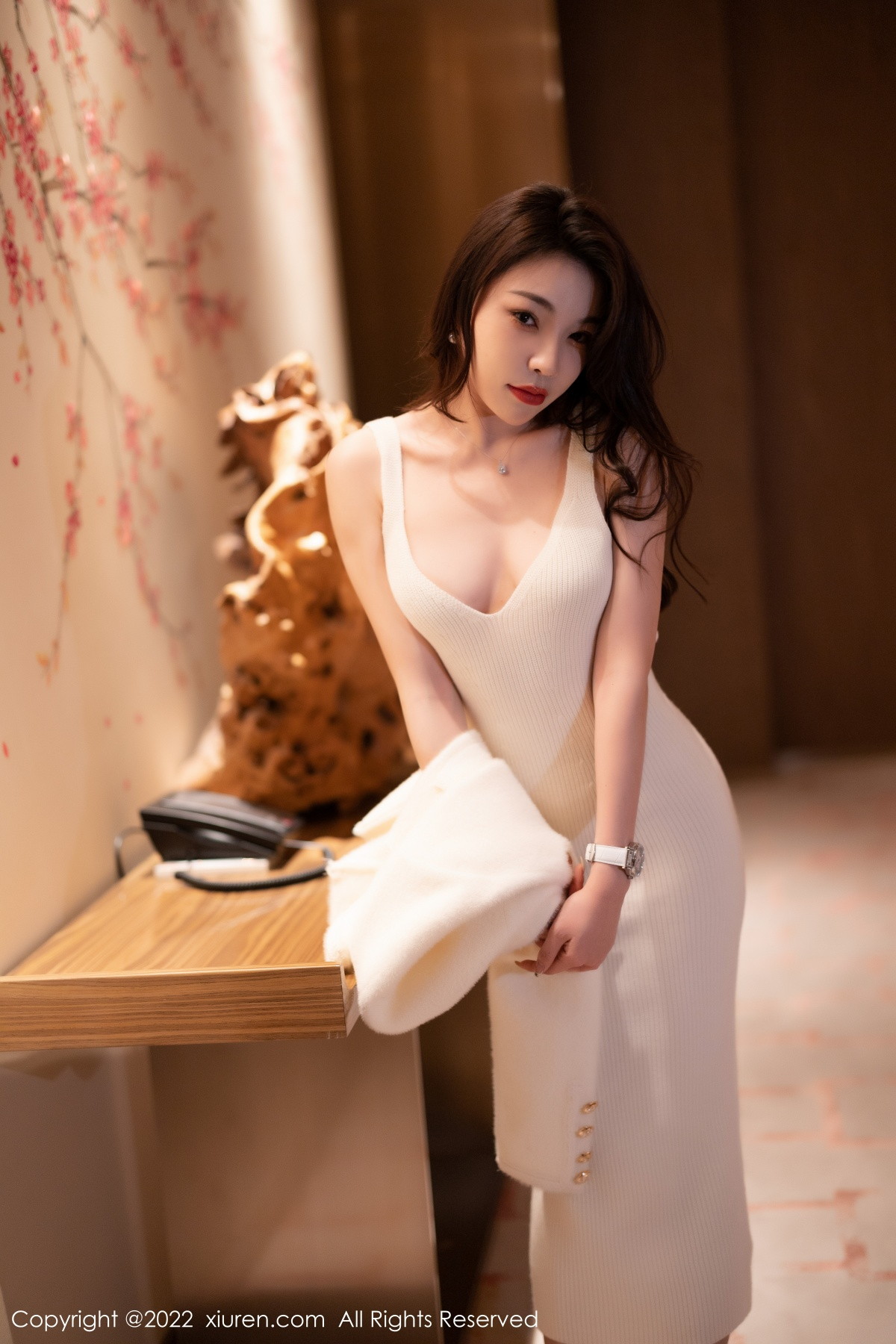 xgyw.top_XiuRen第6010期_女神徐莉芝Booty脱性感白色套装露超薄无内肉丝秀翘臀诱惑写真82P