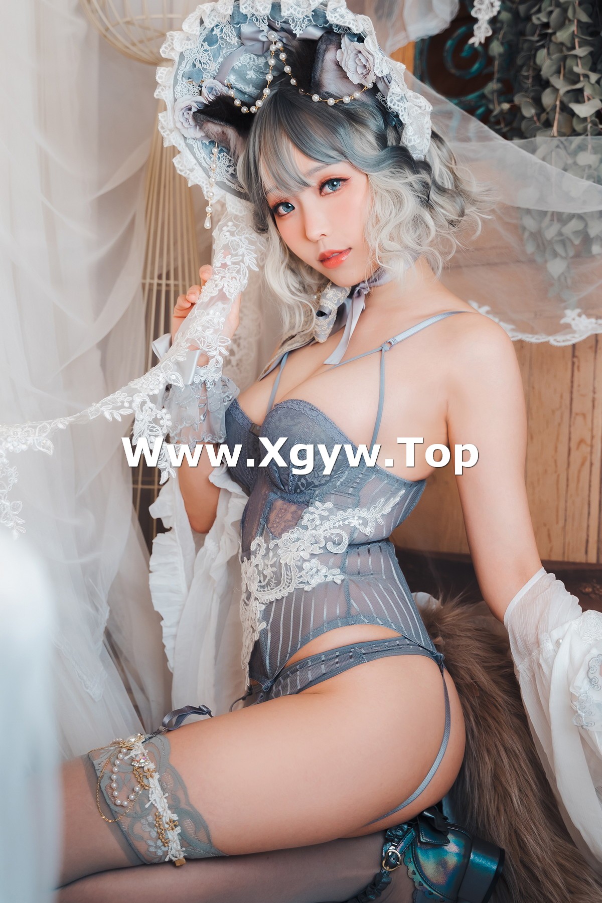 xgyw.top_Coser妹子Ely_eee布偶猫少女主题灰色紧身内衣配蕾丝吊袜秀完美身材诱惑写真51P