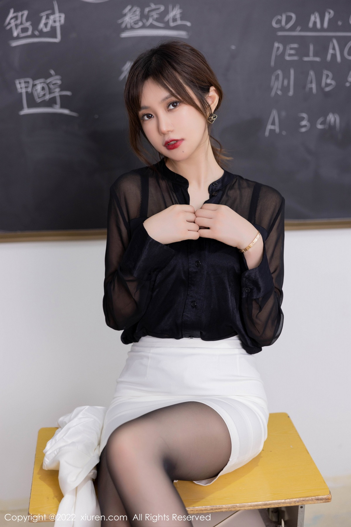 xgyw.top_XiuRen第6008期_女神绮里嘉ula教室角色扮演半脱白色制服露蕾丝边内衣诱惑写真87P