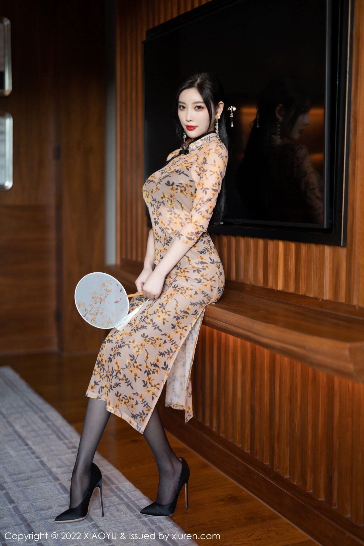 xgyw.top_[XiaoYu画语界]Vol.927_女神杨晨晨Yome脱轻透旗袍露黑色蕾丝内衣配开档黑丝诱惑写真88P