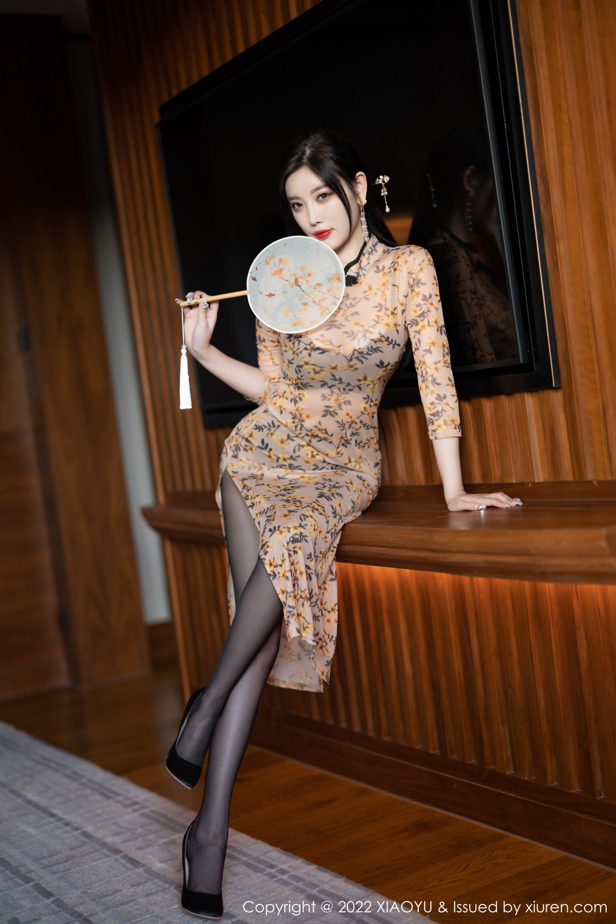 xgyw.top_[XiaoYu画语界]Vol.927_女神杨晨晨Yome脱轻透旗袍露黑色蕾丝内衣配开档黑丝诱惑写真88P