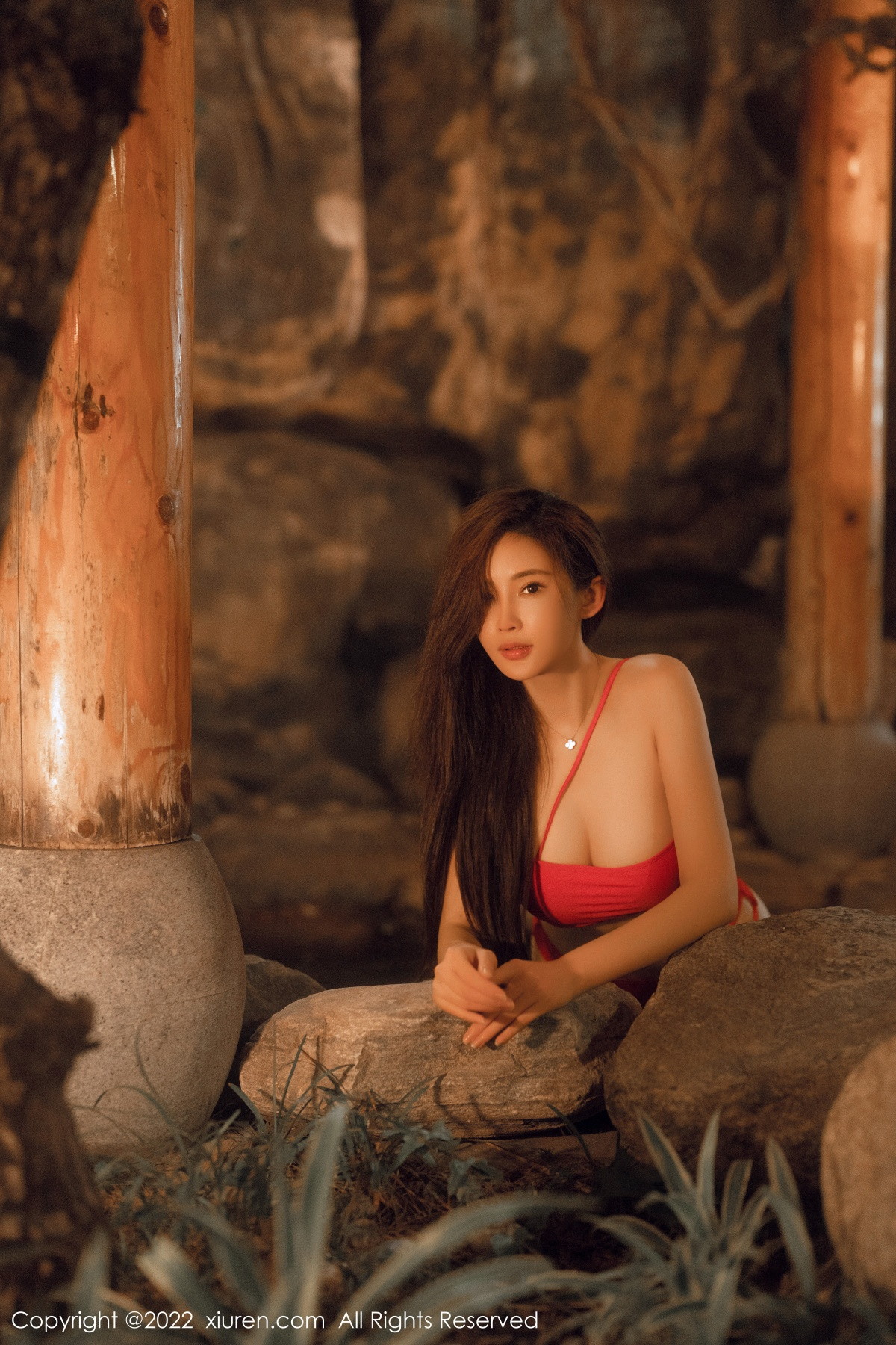 xgyw.top_XiuRen第6014_女神Carol周妍希温泉场景性感红色比基尼秀丰满身材诱惑写真58P