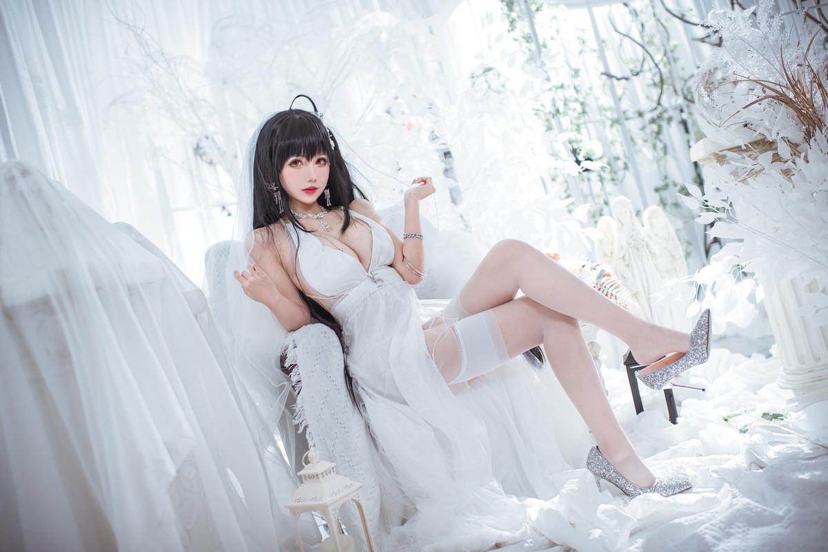 xgyw.top_Coser美女仙女月大凤花嫁主题性感白色薄透婚纱配白丝吊袜秀惹火身材诱惑写真30P