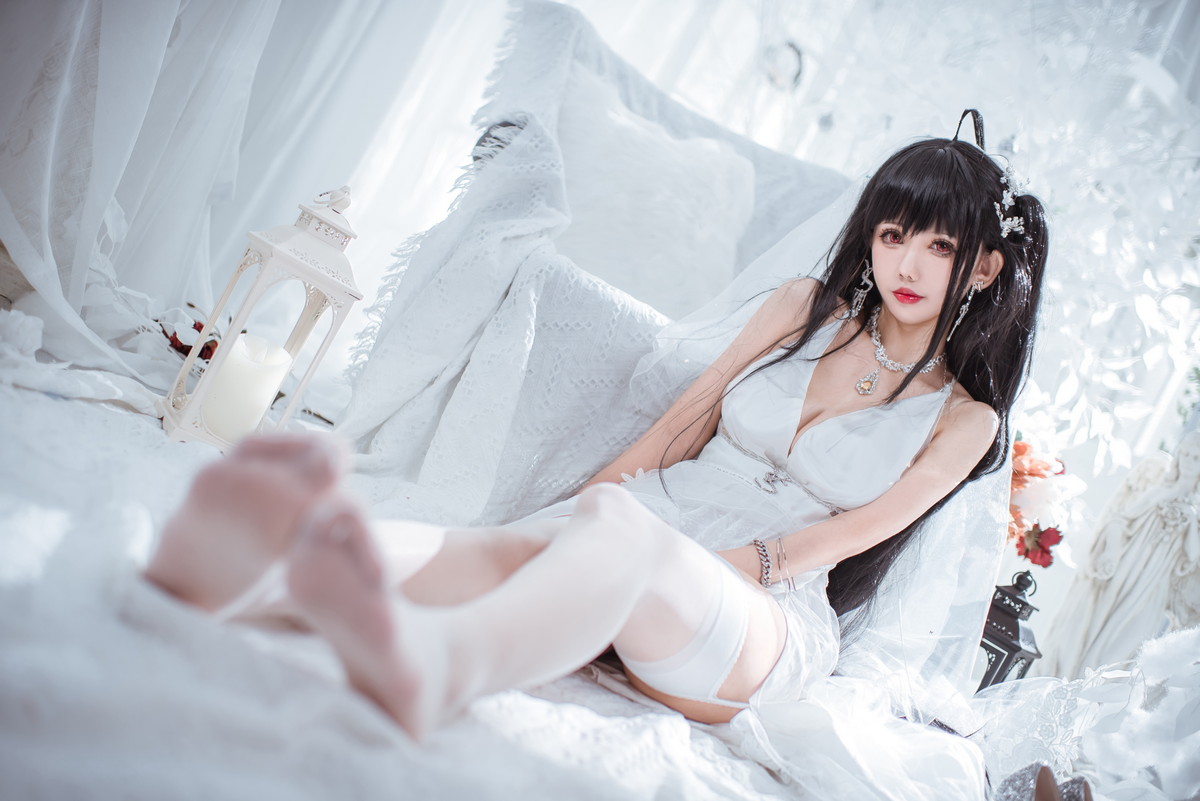 xgyw.top_Coser美女仙女月大凤花嫁主题性感白色薄透婚纱配白丝吊袜秀惹火身材诱惑写真30P