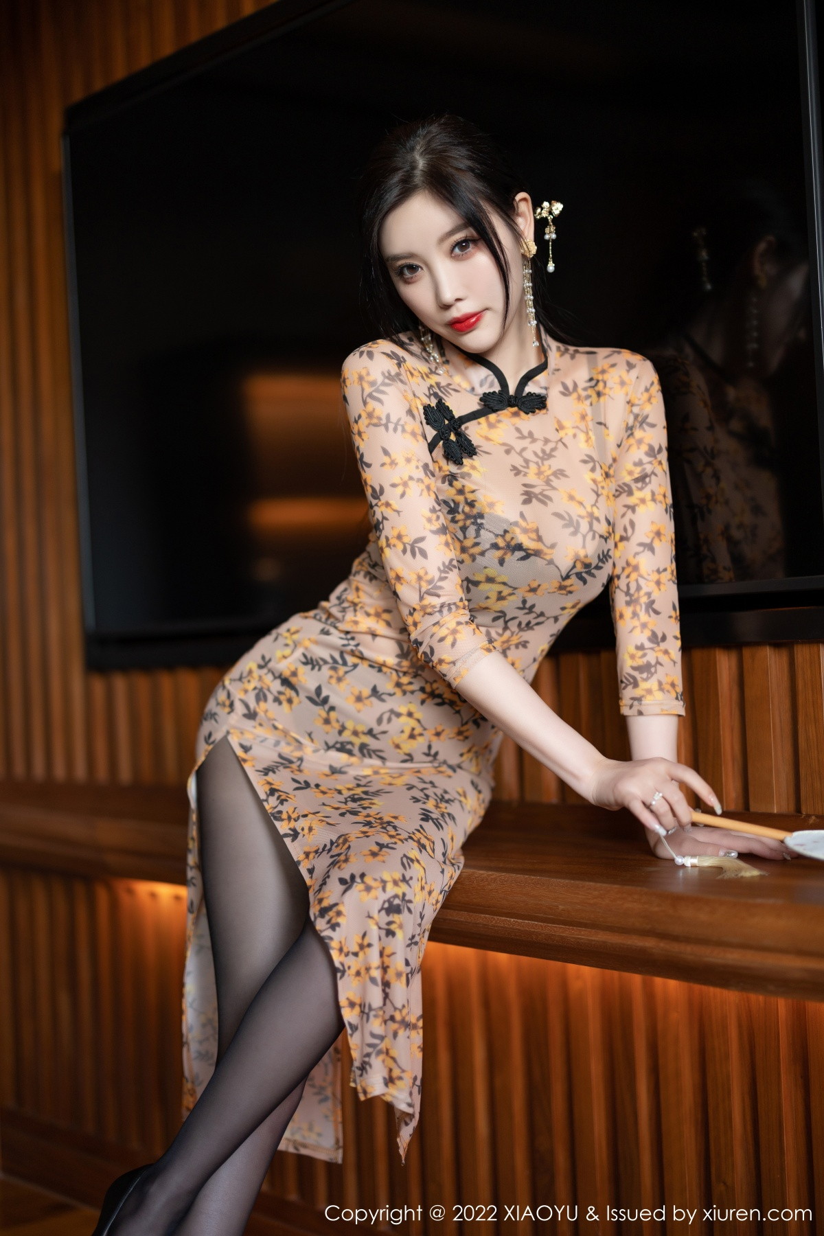 xgyw.top_[XiaoYu画语界]Vol.927_女神杨晨晨Yome脱轻透旗袍露黑色蕾丝内衣配开档黑丝诱惑写真88P