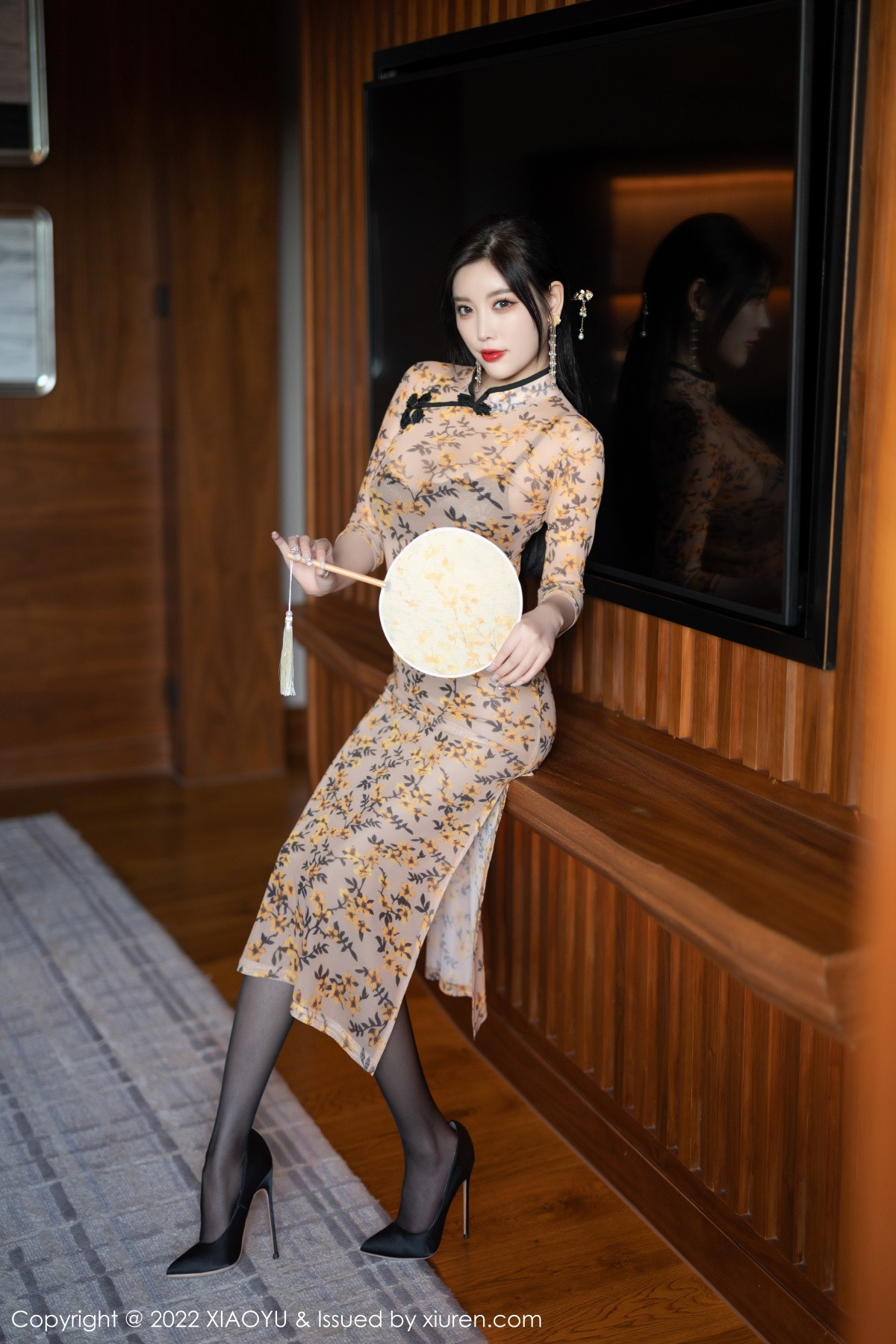 xgyw.top_[XiaoYu画语界]Vol.927_女神杨晨晨Yome脱轻透旗袍露黑色蕾丝内衣配开档黑丝诱惑写真88P