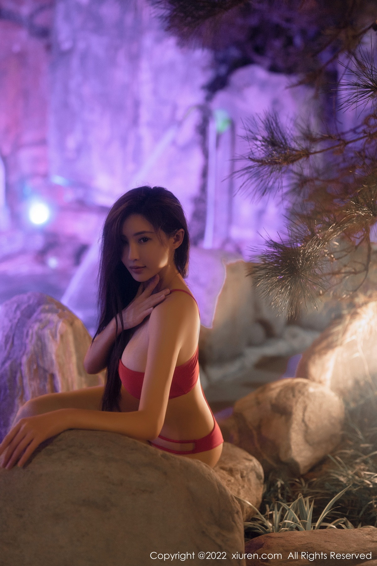 xgyw.top_XiuRen第6014_女神Carol周妍希温泉场景性感红色比基尼秀丰满身材诱惑写真58P
