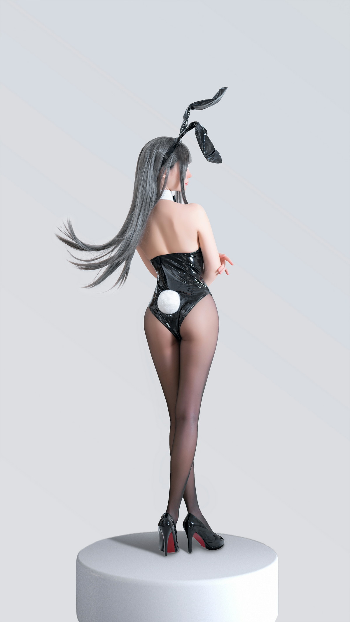 xgyw.top_网络美女焖焖碳麻衣学姐兔女郎主题黑色皮质连体内衣配黑丝裤袜迷人诱惑写真32P