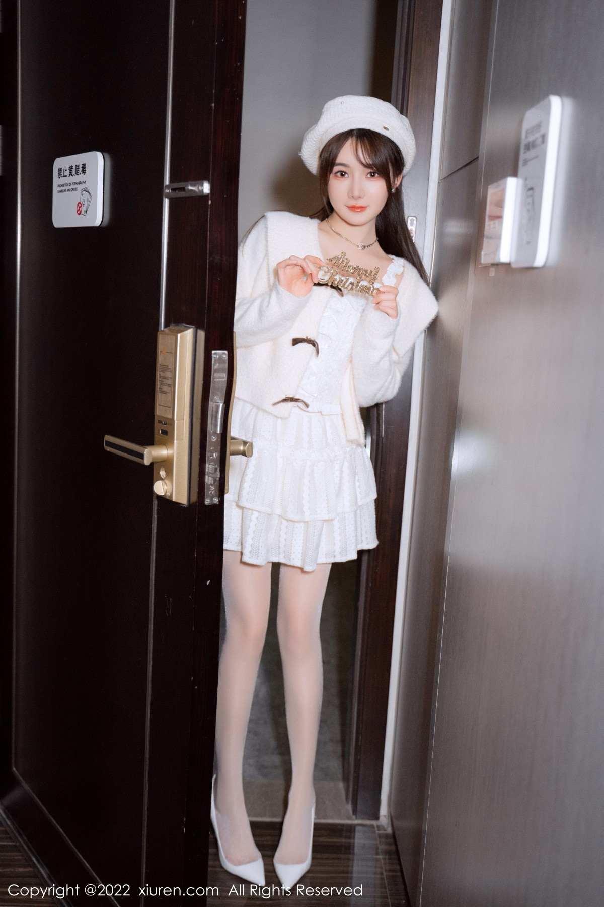 xgyw.top_XiuRen第6025期_模特婠婠么性感白色毛线上衣配白短裙秀曼妙身姿完美诱惑写真68P