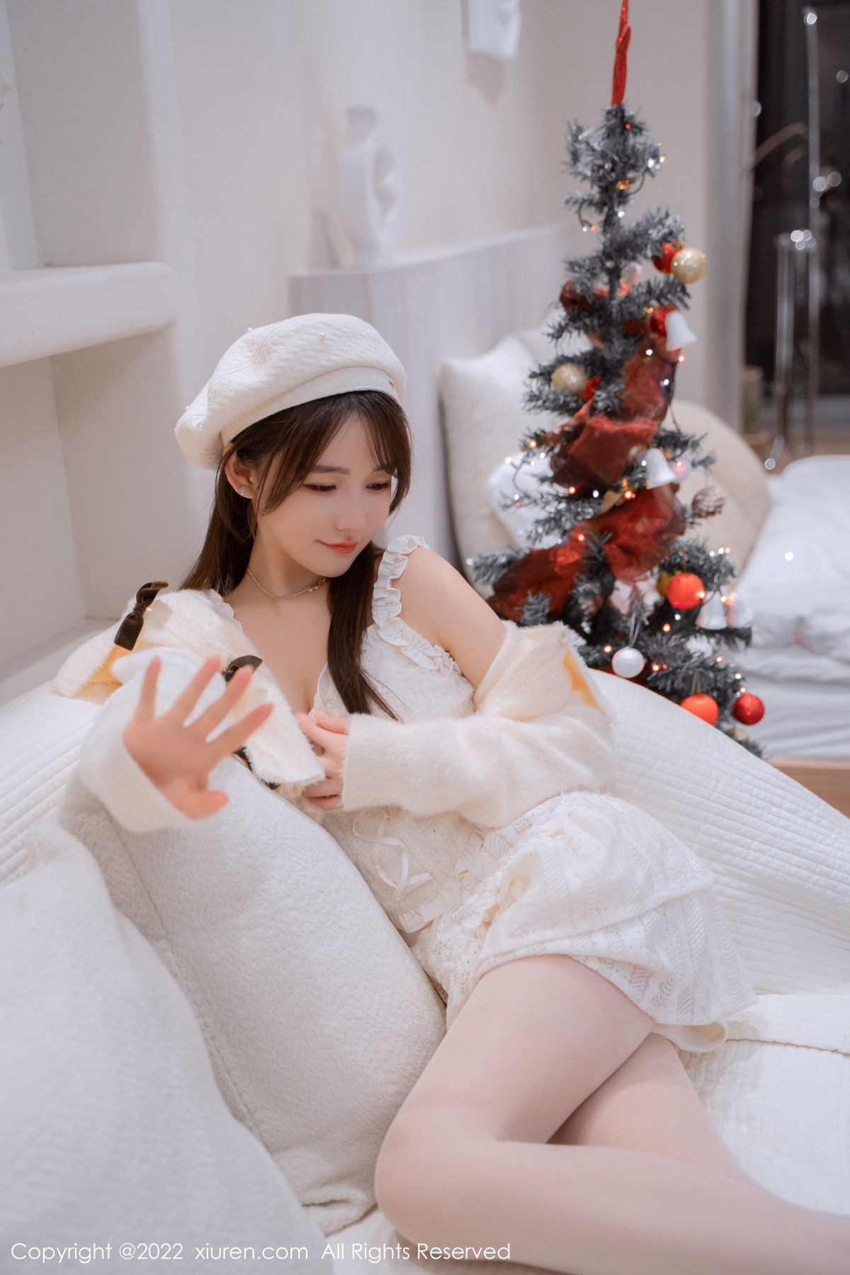 xgyw.top_XiuRen第6025期_模特婠婠么性感白色毛线上衣配白短裙秀曼妙身姿完美诱惑写真68P