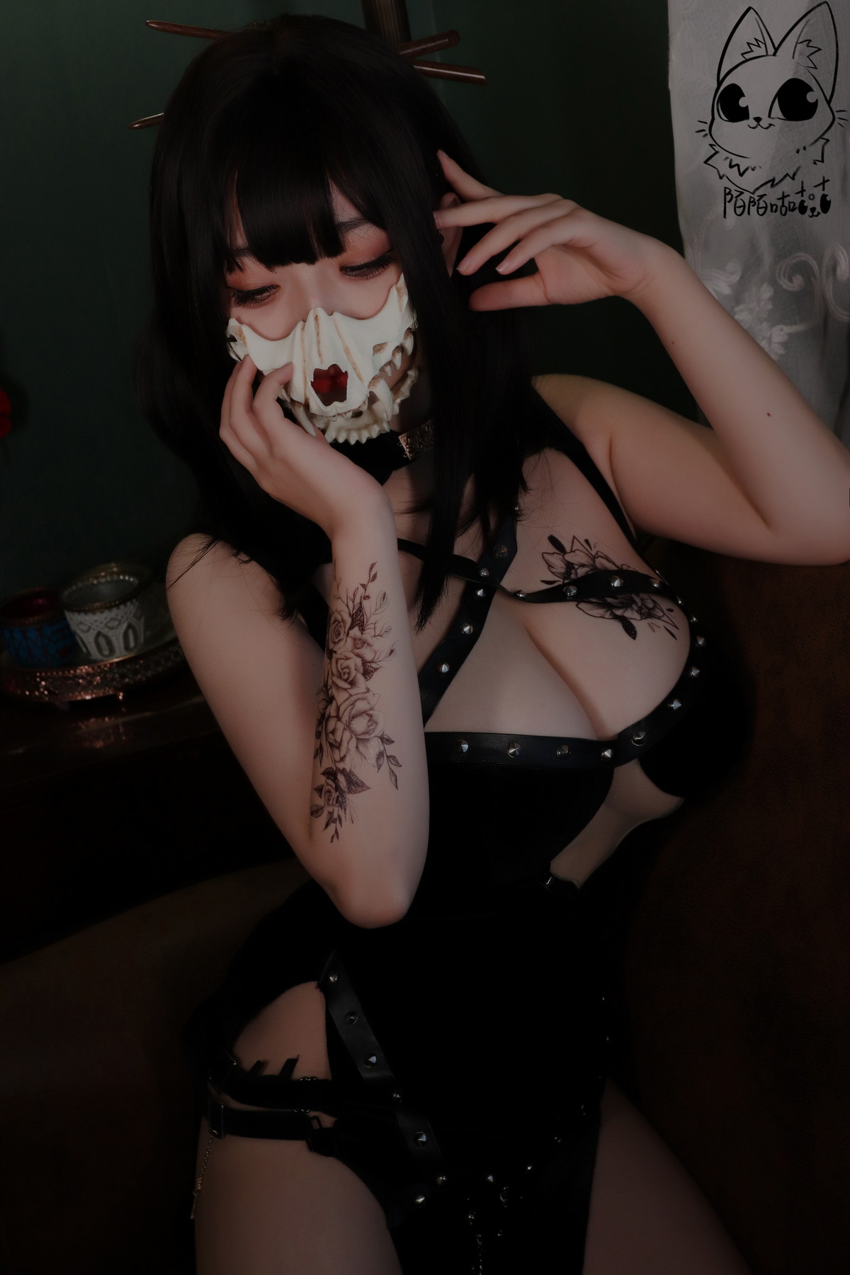 xgyw.top_网络美女韶陌陌面具陌主题私房性感黑色情趣内衣秀丰满身材豪乳翘臀诱惑写真26P