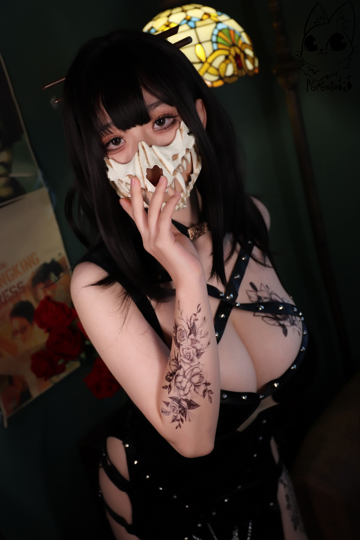 xgyw.top_网络美女韶陌陌面具陌主题私房性感黑色情趣内衣秀丰满身材豪乳翘臀诱惑写真26P