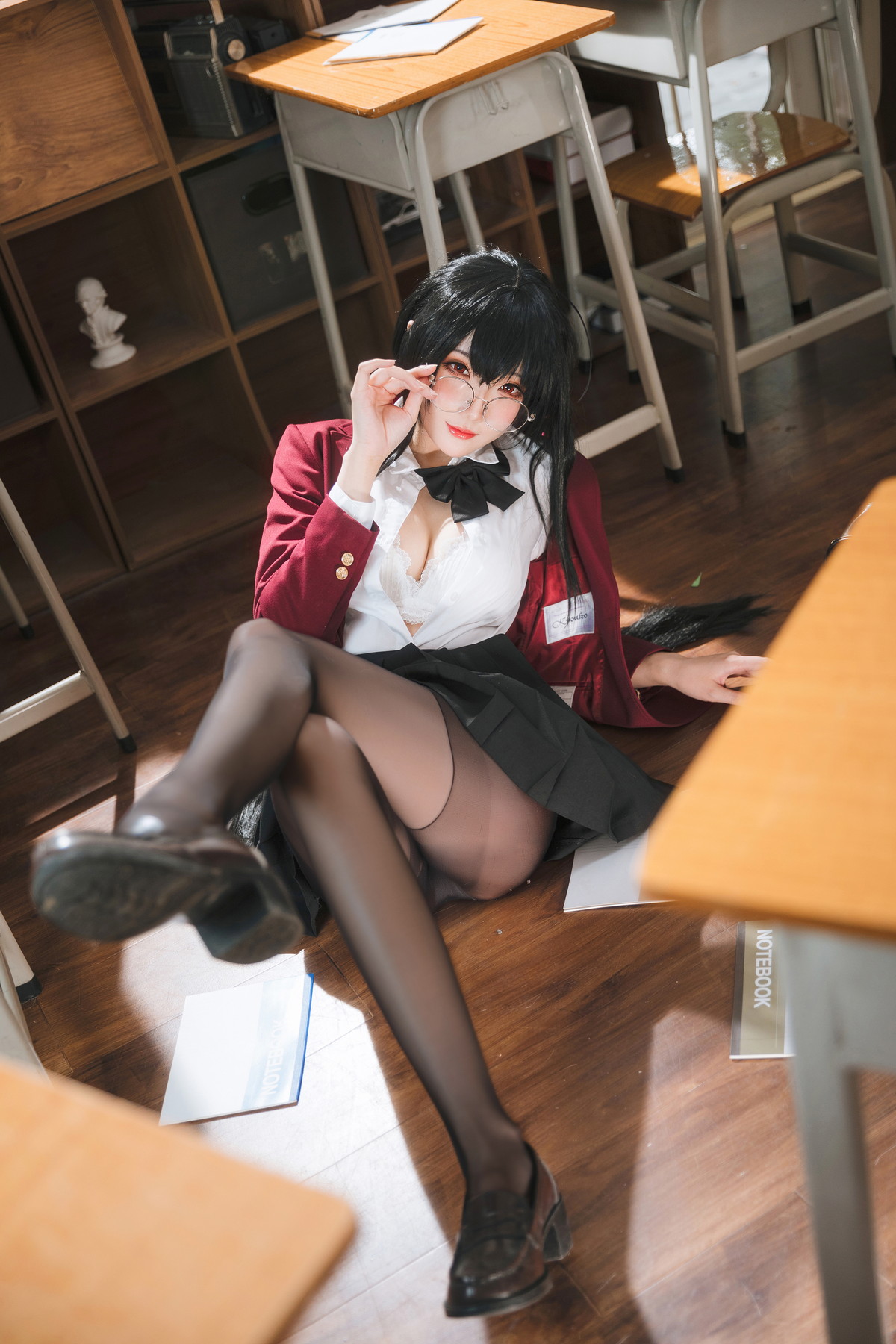 xgyw.top_Coser美女瓜希酱大凤JK主题性感白T配黑短裙半脱露蕾丝内衣超薄黑丝诱惑写真30P