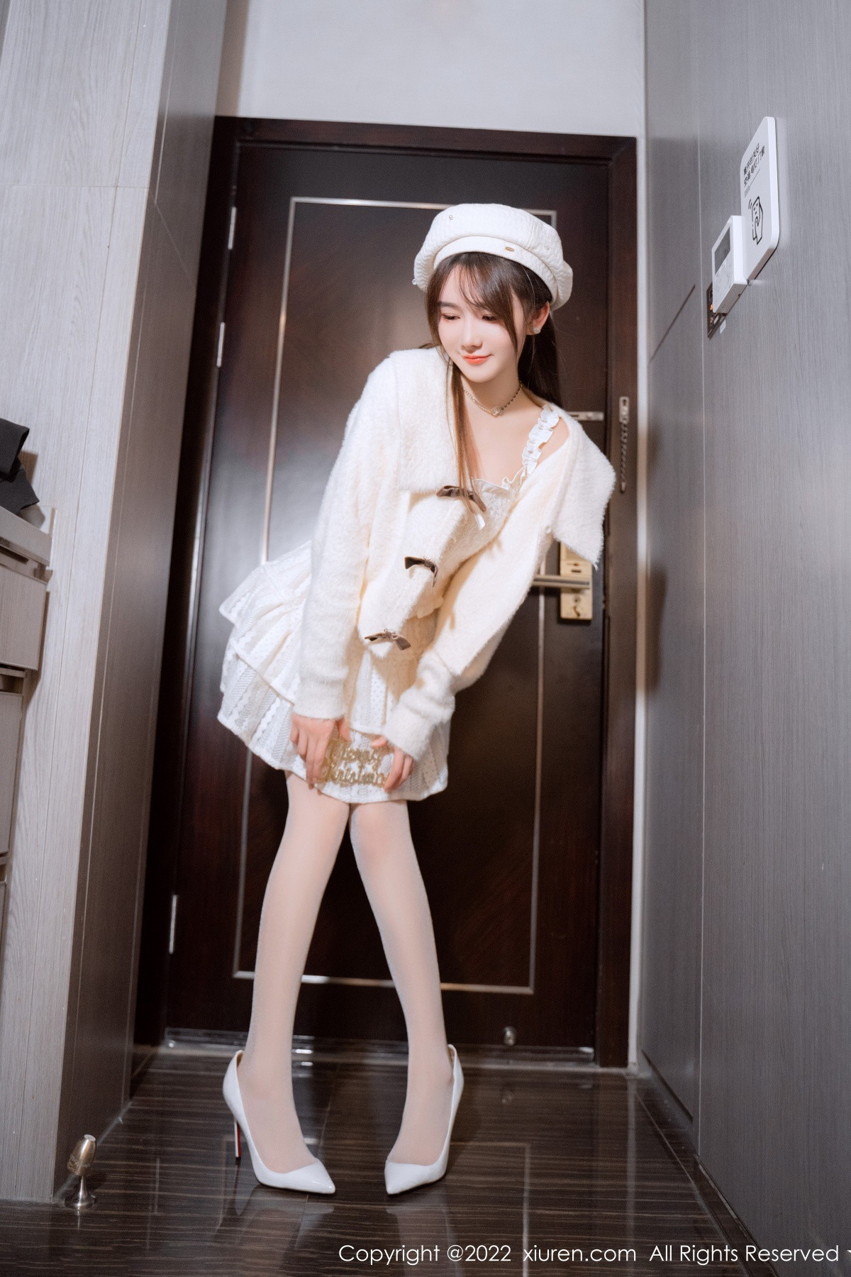 xgyw.top_XiuRen第6025期_模特婠婠么性感白色毛线上衣配白短裙秀曼妙身姿完美诱惑写真68P