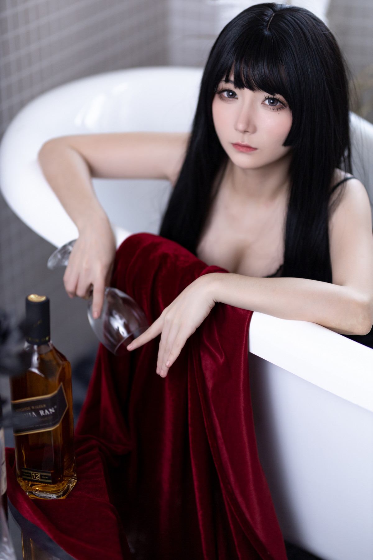 xgyw.top_网络美女是三不是世w黑玫瑰主题私房浴室性感黑色蕾丝内衣秀完美身材诱惑写真40P