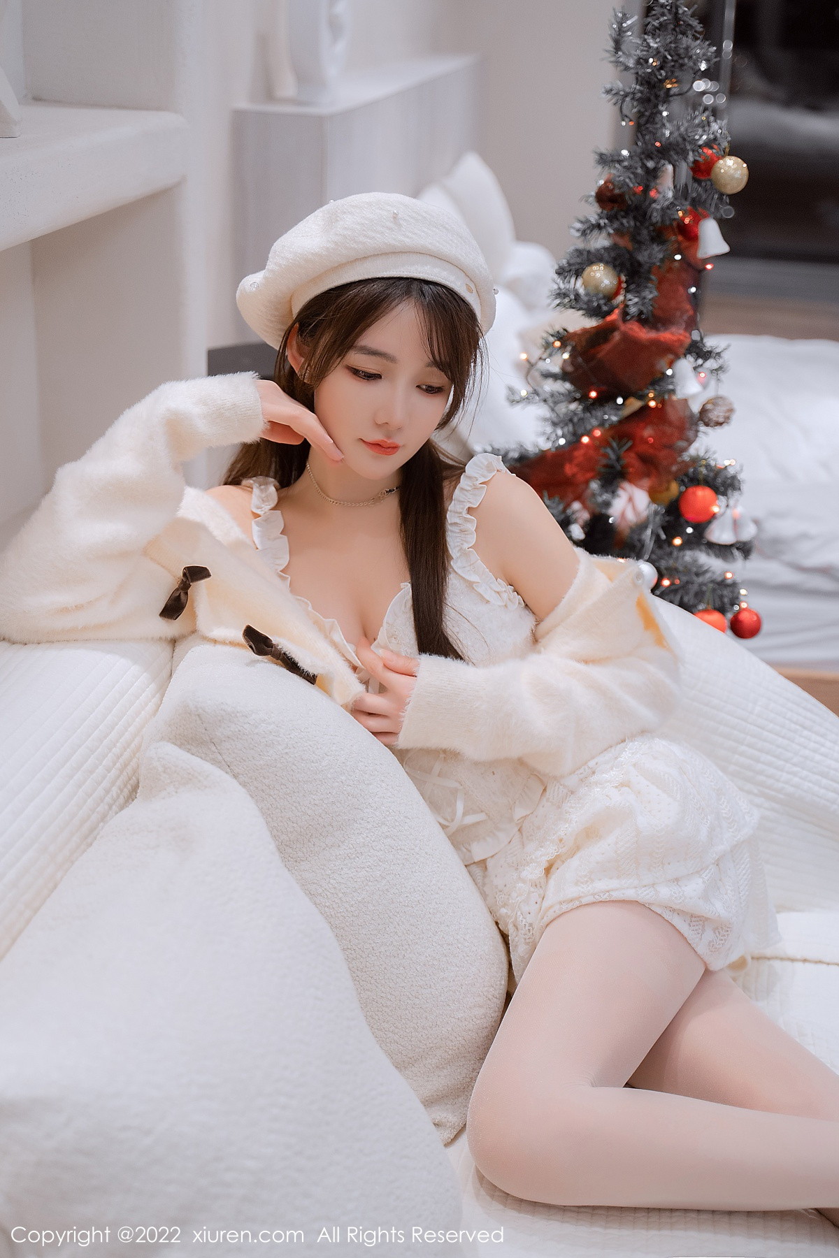 xgyw.top_XiuRen第6025期_模特婠婠么性感白色毛线上衣配白短裙秀曼妙身姿完美诱惑写真68P