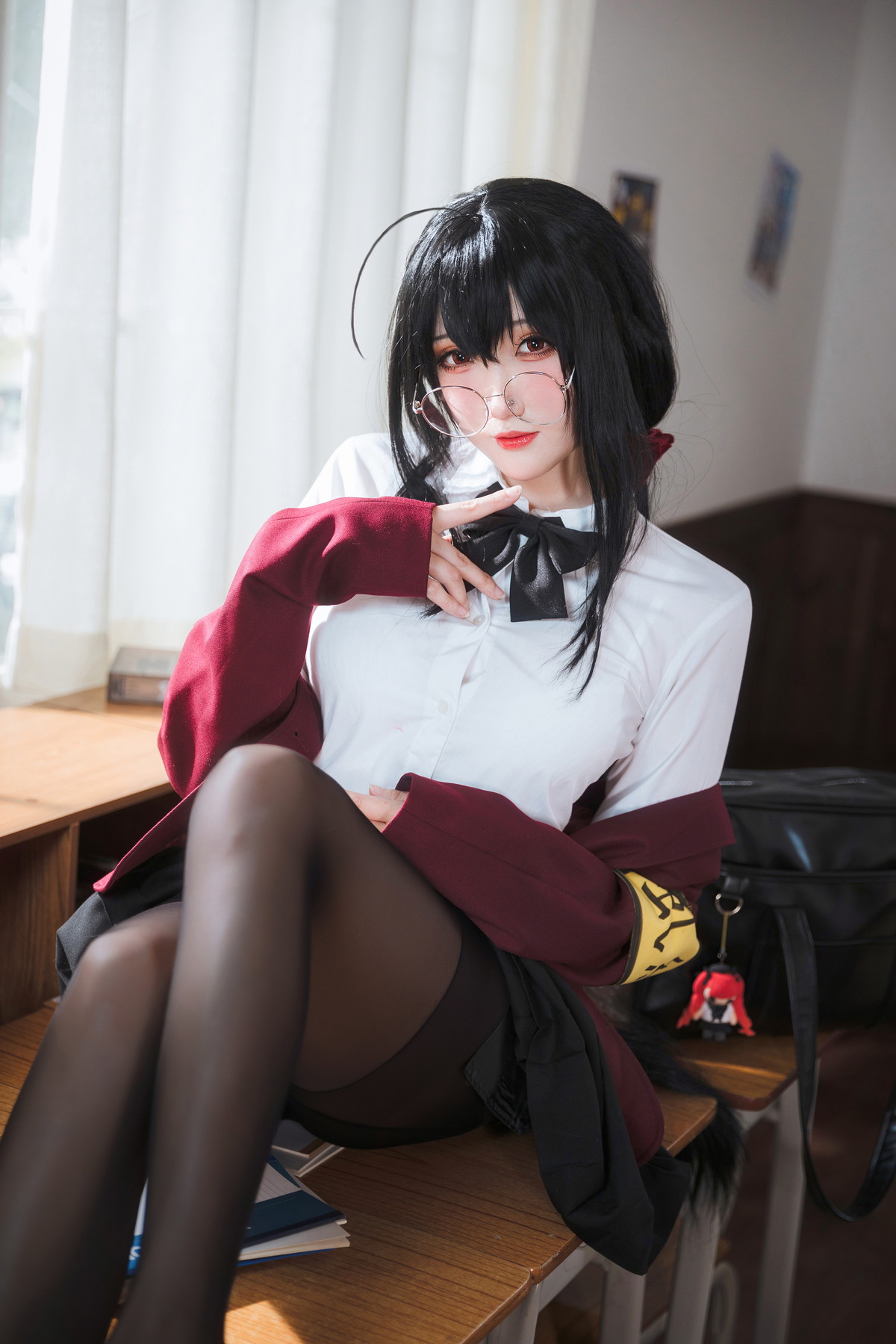 xgyw.top_Coser美女瓜希酱大凤JK主题性感白T配黑短裙半脱露蕾丝内衣超薄黑丝诱惑写真30P