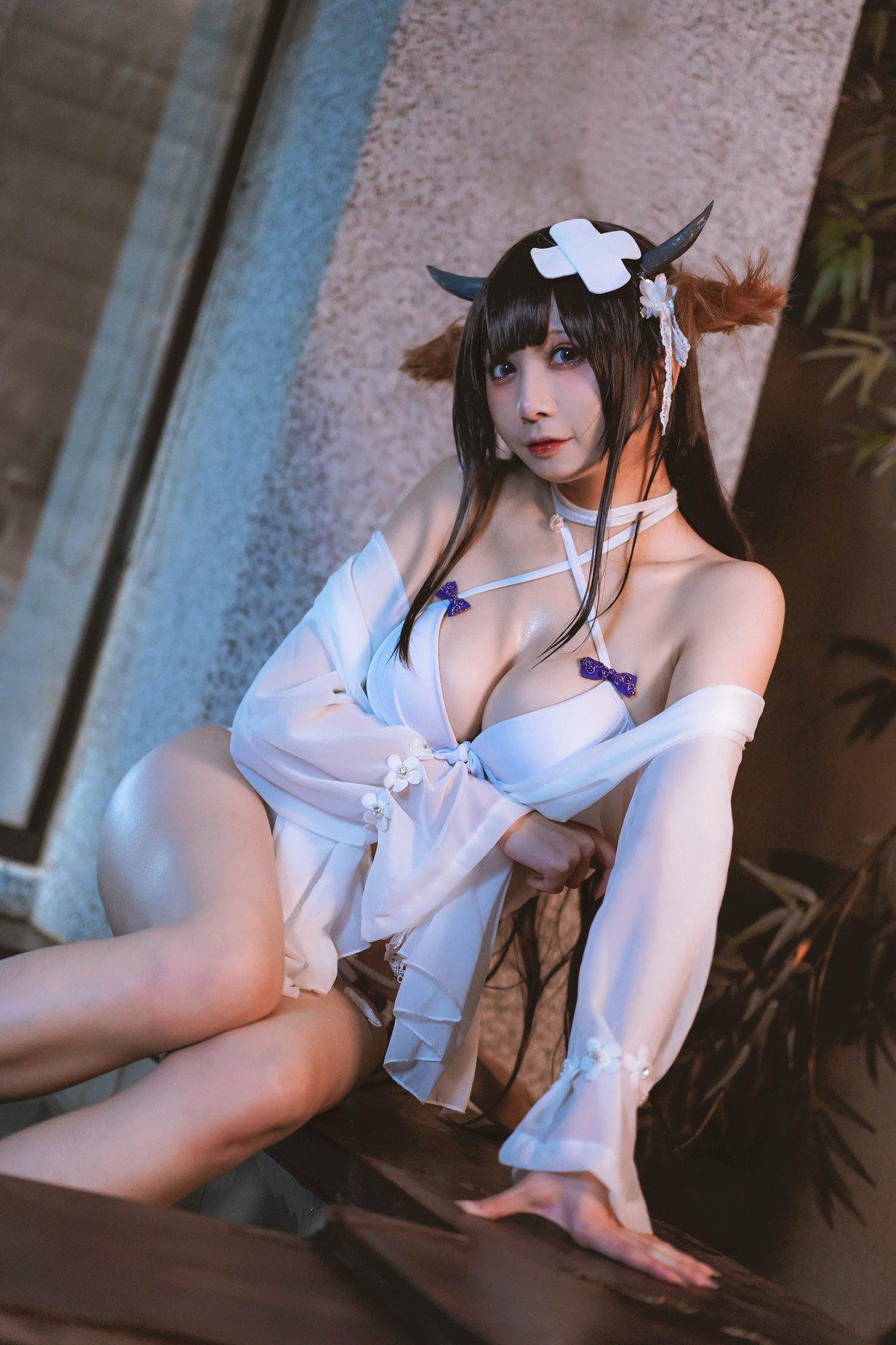 xgyw.top_Coser美女小律Ritsuㄚ律乳业主题私房半脱露三点式奶牛内衣秀油亮肌肤诱惑写真37P