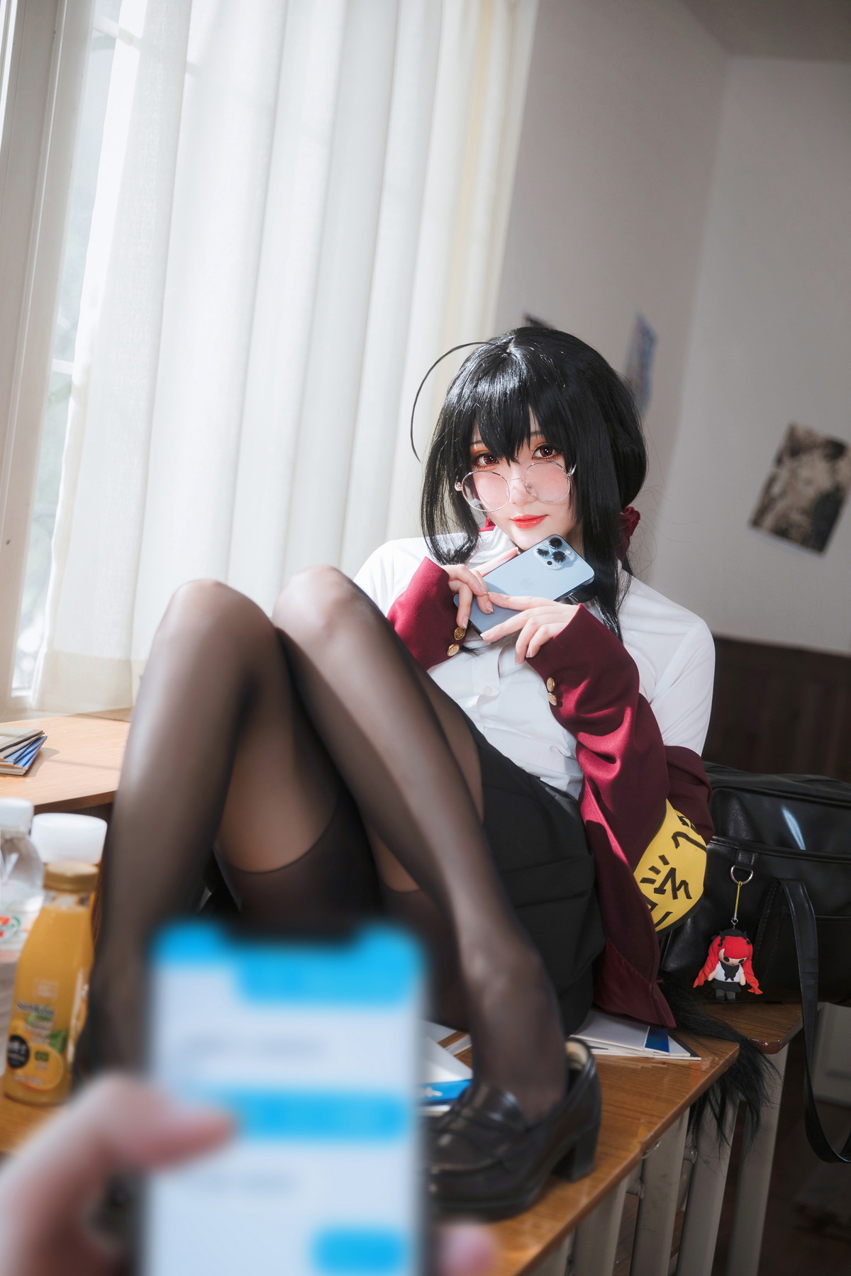 xgyw.top_Coser美女瓜希酱大凤JK主题性感白T配黑短裙半脱露蕾丝内衣超薄黑丝诱惑写真30P