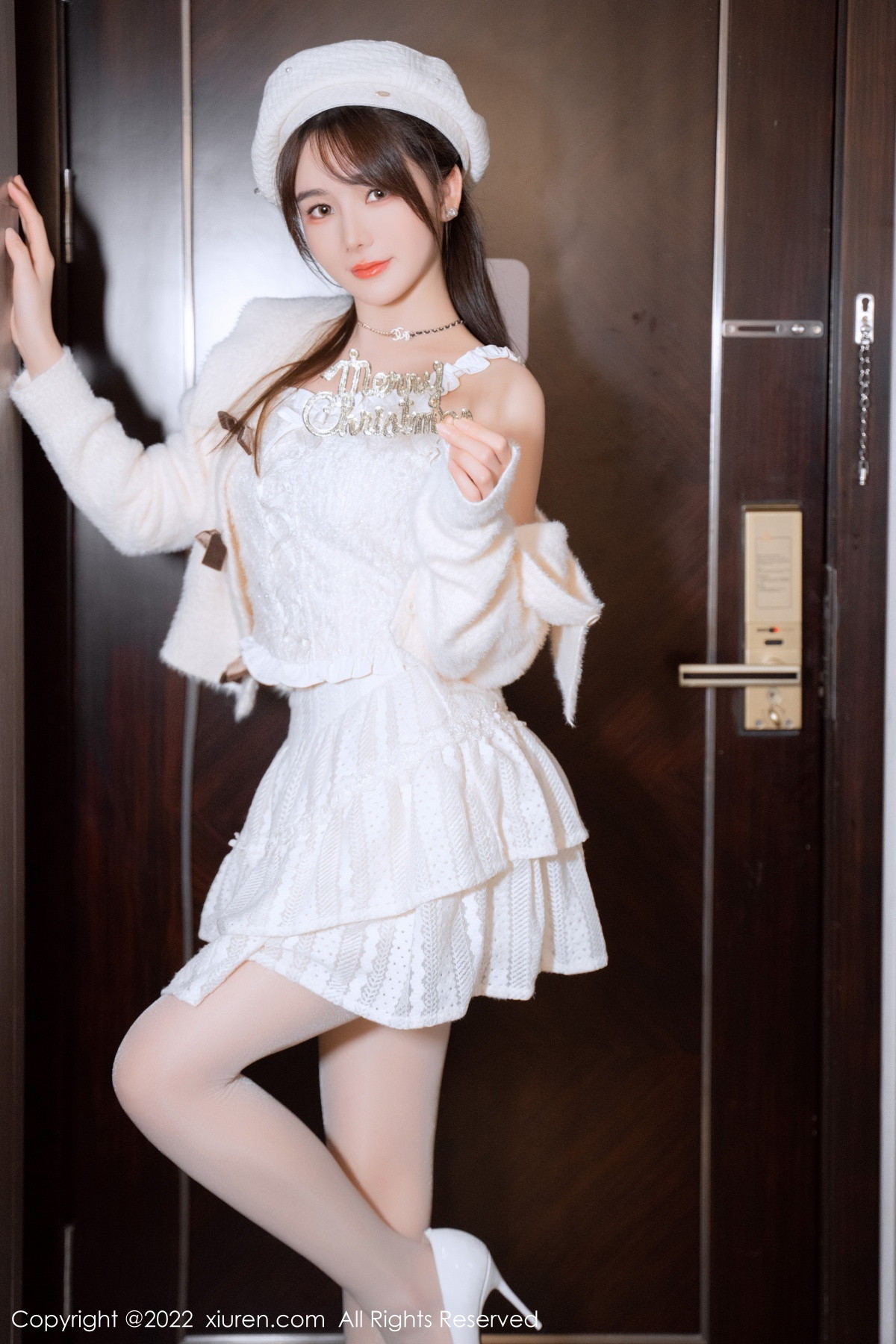 xgyw.top_XiuRen第6025期_模特婠婠么性感白色毛线上衣配白短裙秀曼妙身姿完美诱惑写真68P