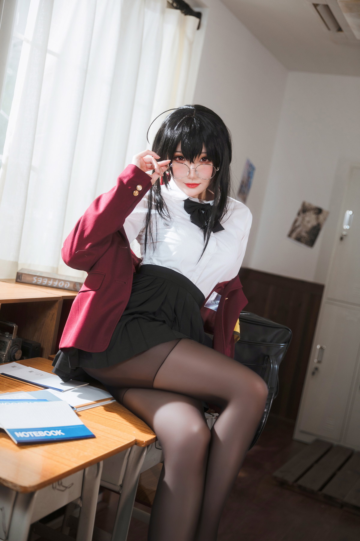 xgyw.top_Coser美女瓜希酱大凤JK主题性感白T配黑短裙半脱露蕾丝内衣超薄黑丝诱惑写真30P