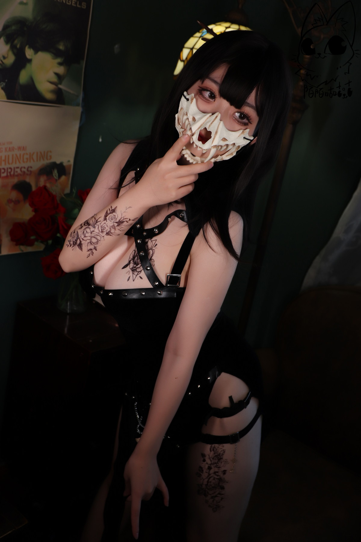 xgyw.top_网络美女韶陌陌面具陌主题私房性感黑色情趣内衣秀丰满身材豪乳翘臀诱惑写真26P