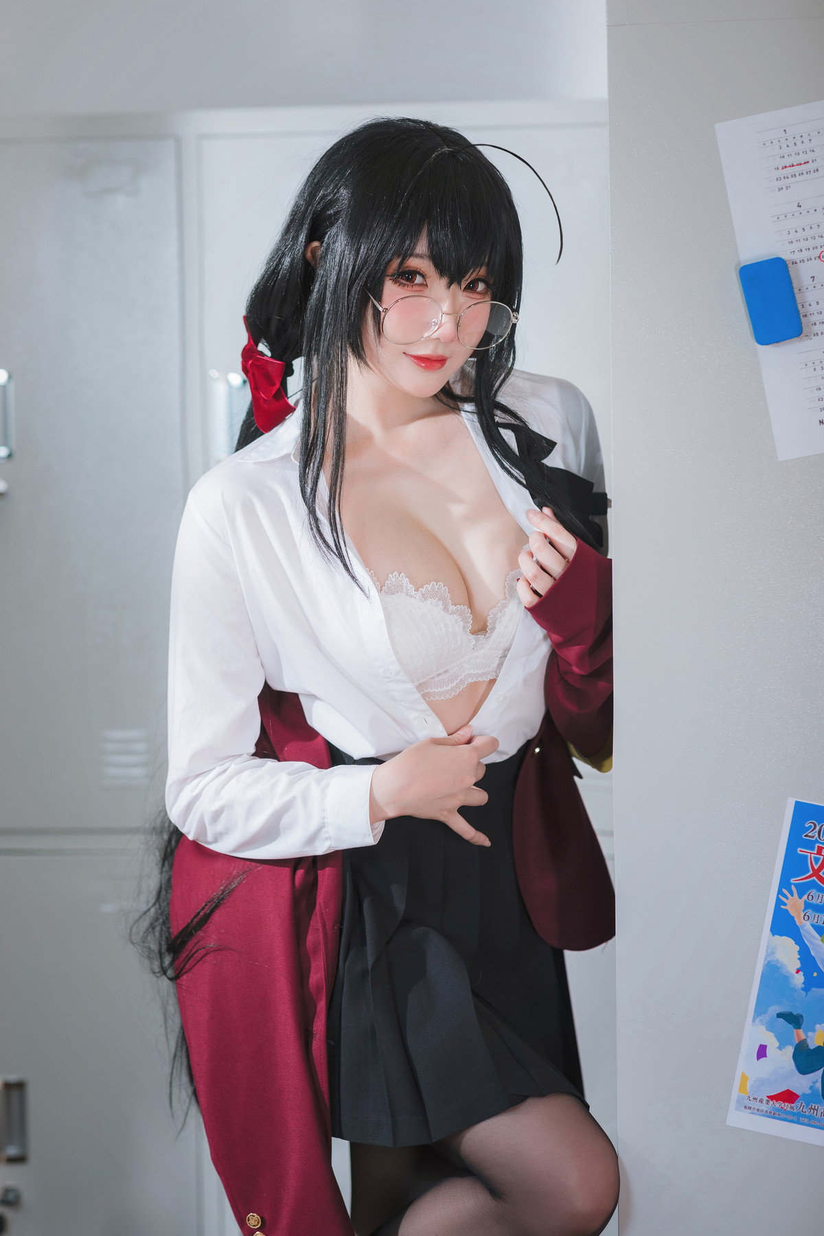 xgyw.top_Coser美女瓜希酱大凤JK主题性感白T配黑短裙半脱露蕾丝内衣超薄黑丝诱惑写真30P