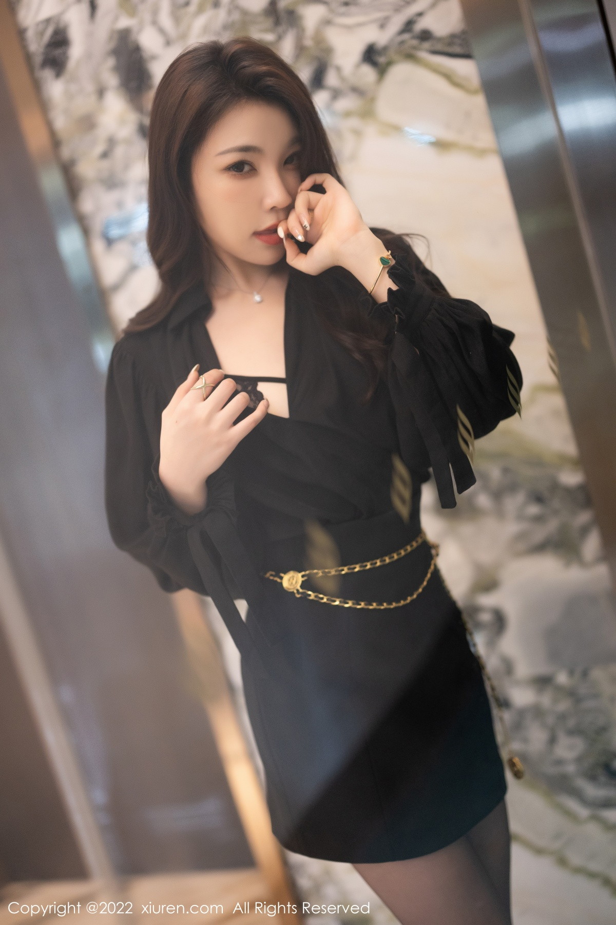 xgyw.top_XiuRen第6033期_女神徐莉芝Booty私房半脱露黑色情趣内衣配无内黑丝诱惑写真83P