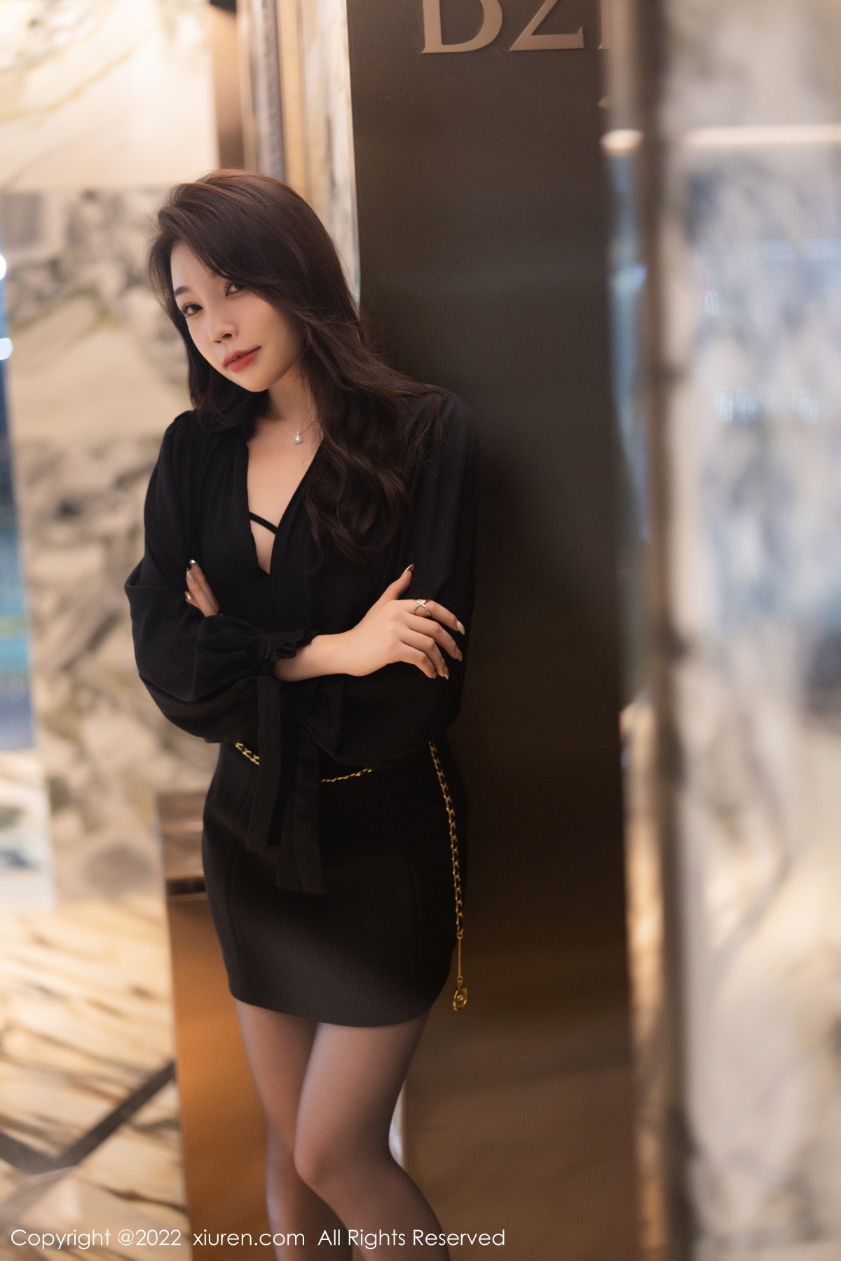xgyw.top_XiuRen第6033期_女神徐莉芝Booty私房半脱露黑色情趣内衣配无内黑丝诱惑写真83P