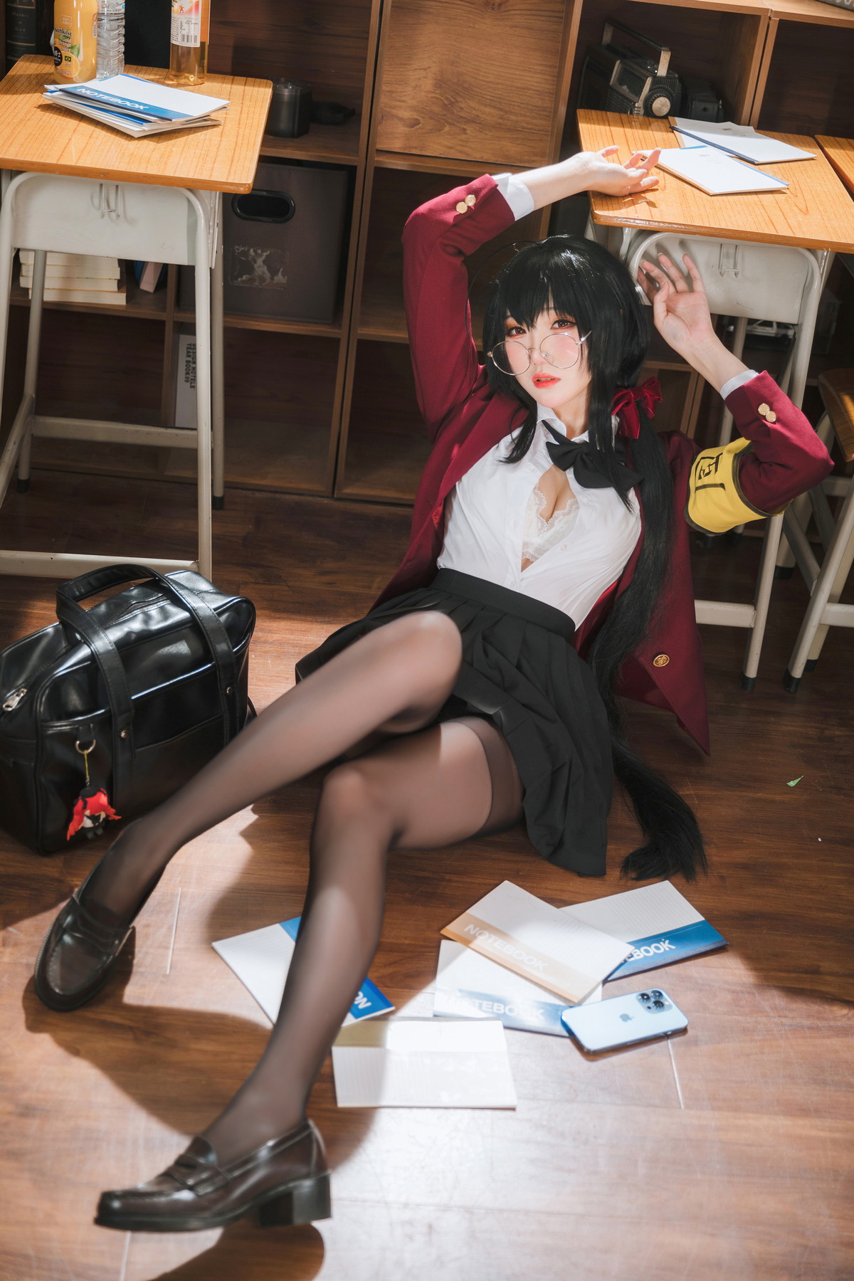 xgyw.top_Coser美女瓜希酱大凤JK主题性感白T配黑短裙半脱露蕾丝内衣超薄黑丝诱惑写真30P