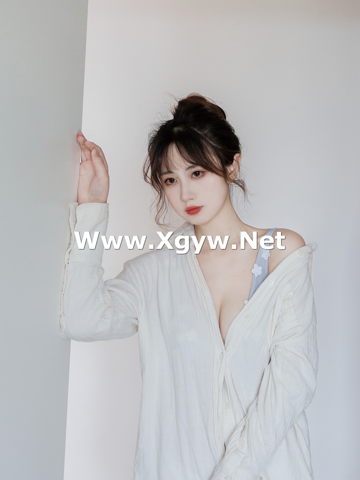 Xgyw.Net_次元少女念雪ww居家蓝色主题私房脱白T露性感蓝色内衣秀白嫩肌肤迷人写真25P