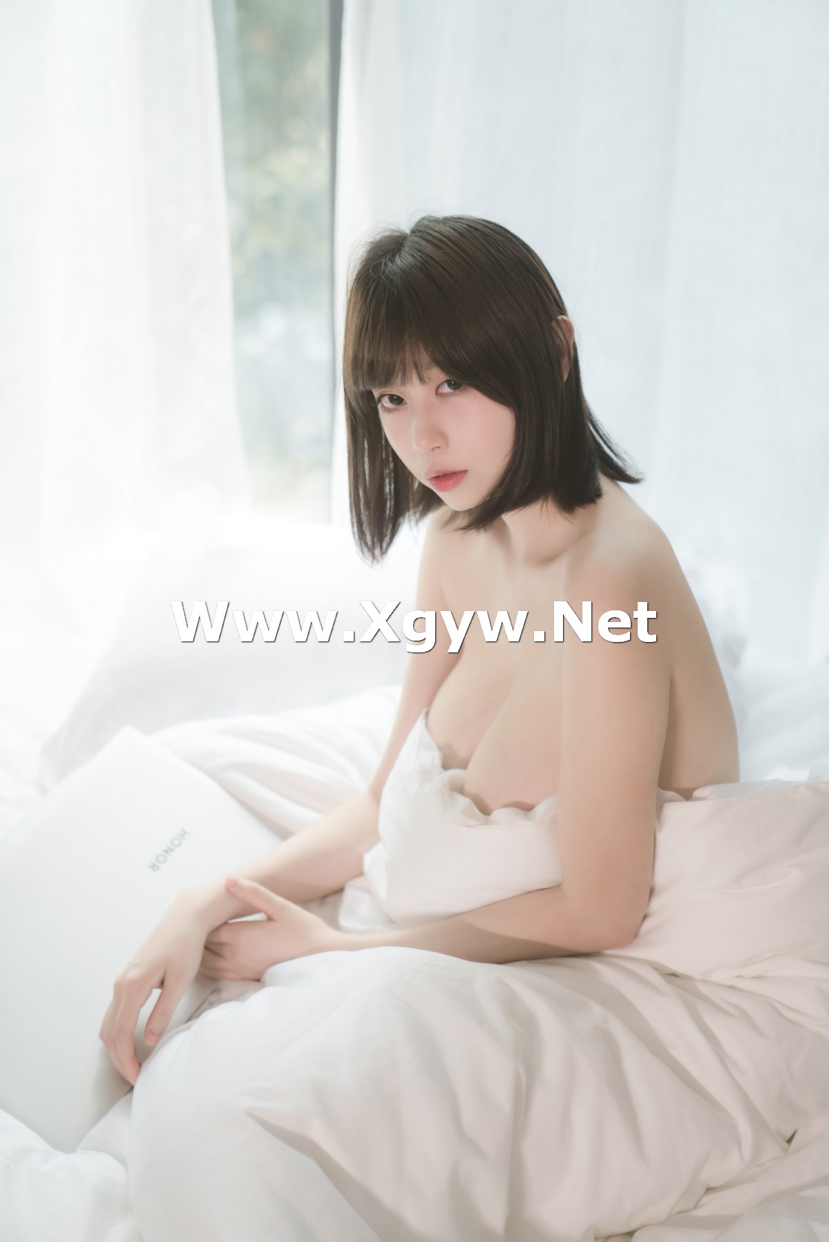 Xgyw.Net_萌妹奈汐酱nice-OL制服主题私房床上脱性感制服露火辣身材极致诱惑写真32P