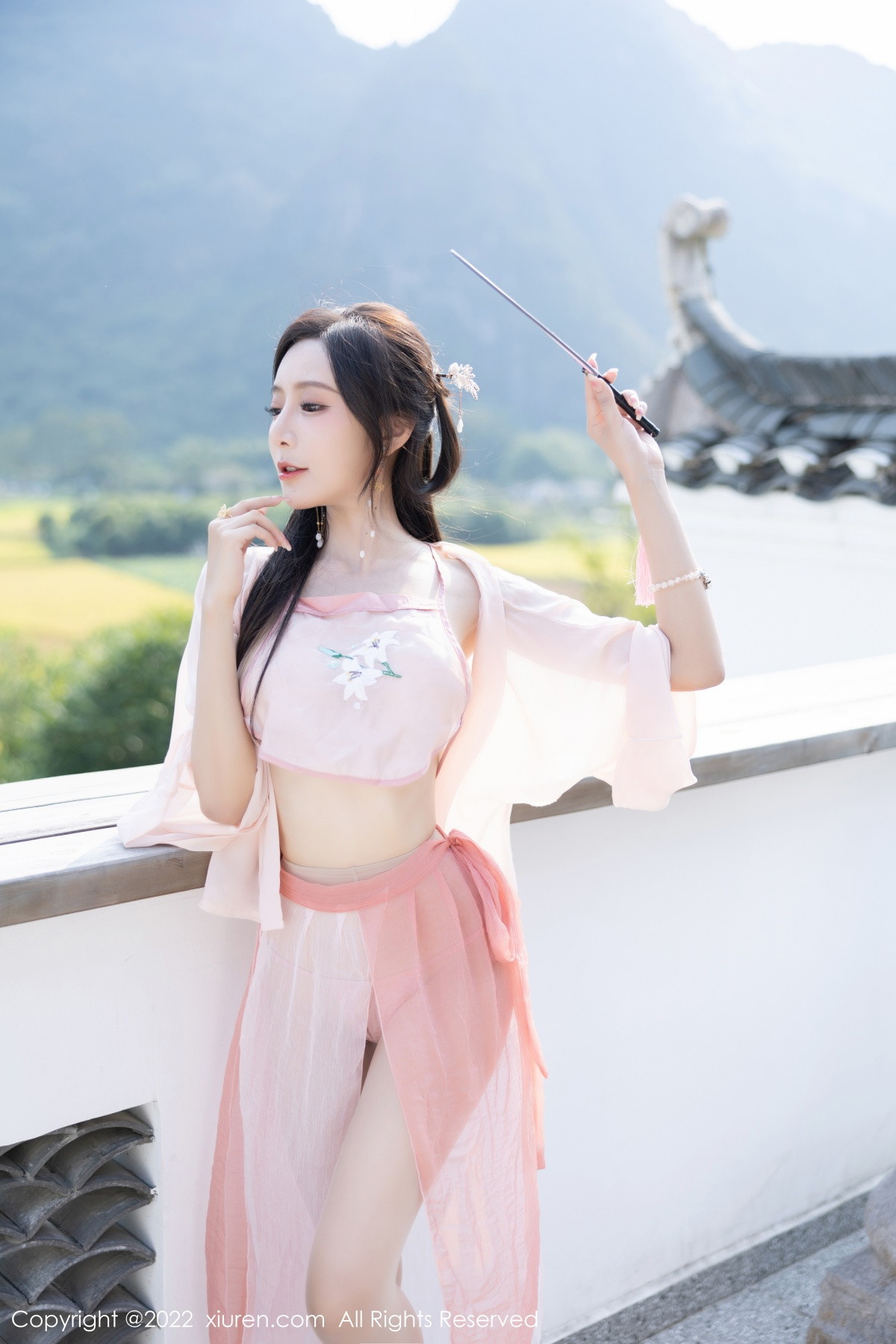 Xgyw.Net_XiuRen第6040期_女神王馨瑶yanni私房粉色肚兜配超薄肉丝秀惹火身材诱惑写真81P