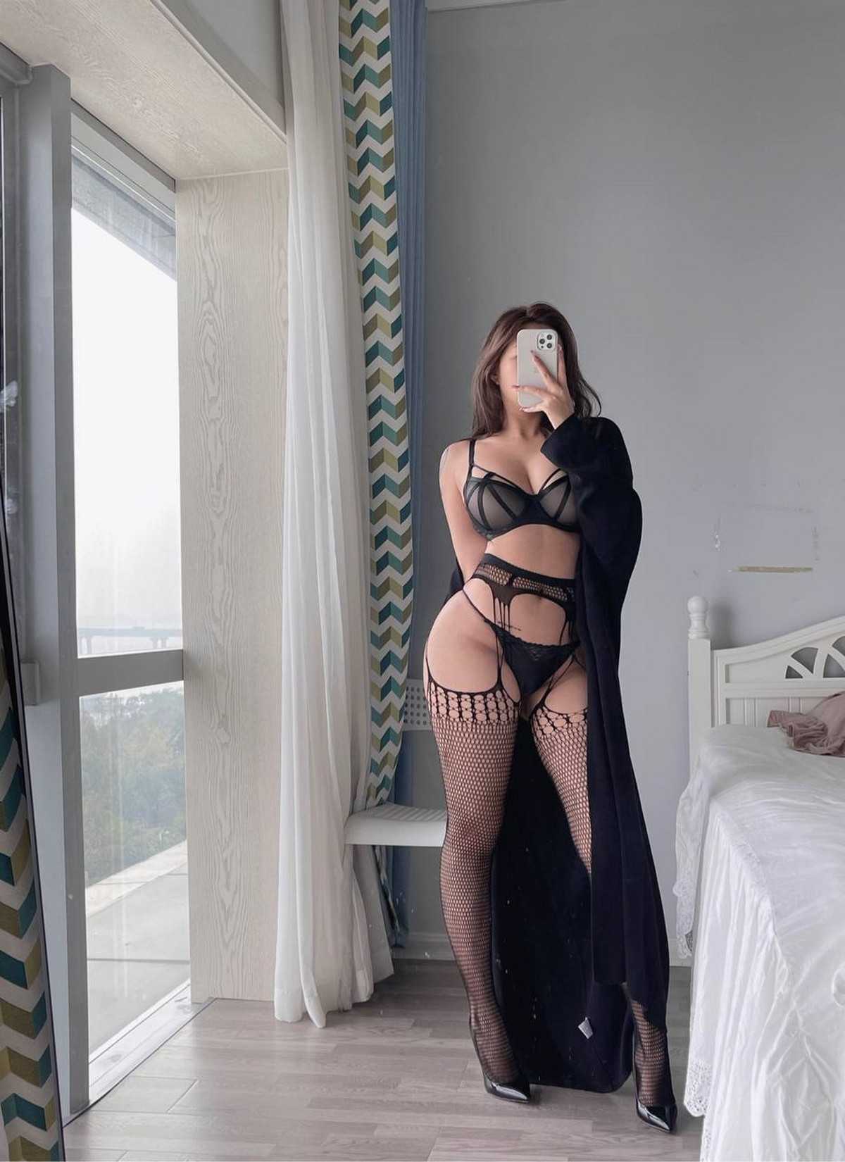 Xgyw.Net_健身女神洁己u微密圈合集主题私房性感内衣系列秀蜂腰肥臀撩人诱惑写真180P