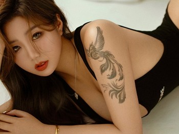 健身校花洁己u微密圈合集主题私人性感内衣系列秀蜂腰肥臀撩人骚扰写真180P