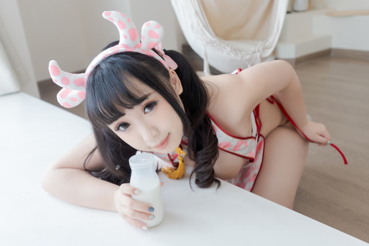 Xgyw.Net_网络美女胡桃猫Kurumineko蜜桃牛乳主题情趣旗袍露性感内衣秀豪乳翘臀诱惑写真134P