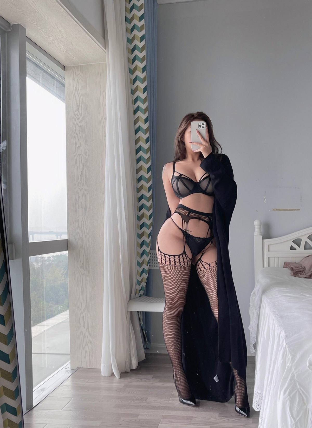 Xgyw.Net_健身女神洁己u微密圈合集主题私房性感内衣系列秀蜂腰肥臀撩人诱惑写真180P