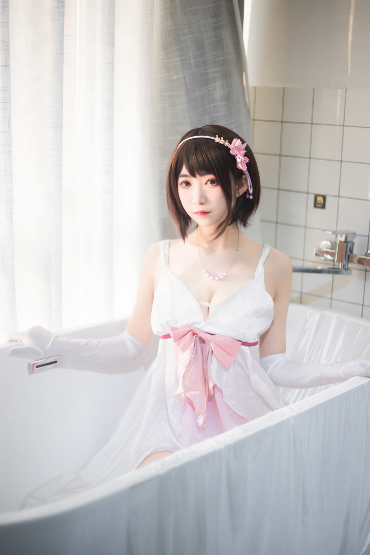 Xgyw.Net_二次元美女宫本樱加藤惠浴室主题私房浴缸白色薄纱配蕾丝袜秀翘臀美腿诱惑写真25P