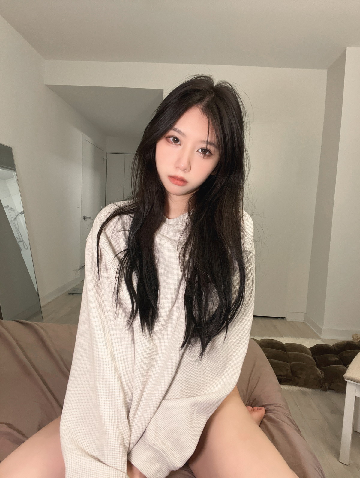 Xgyw.Net_动漫博主果咩酱居家氛围主题私房床上性感灰色运动内衣秀完美身材诱惑写真49P