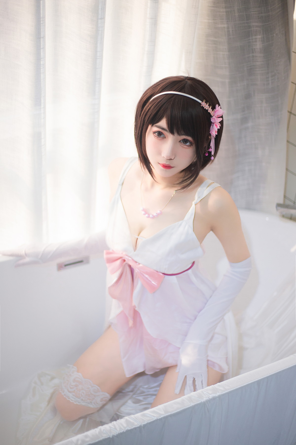 Xgyw.Net_二次元美女宫本樱加藤惠浴室主题私房浴缸白色薄纱配蕾丝袜秀翘臀美腿诱惑写真25P