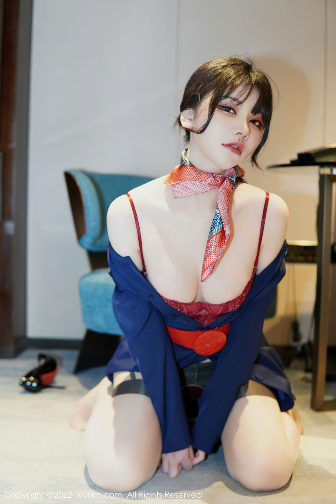 Xgyw.Net_XiuRen第6048期_模特桃桃子_脱深蓝空姐制服露红色蕾丝内衣秀曼妙身姿诱惑写真82P