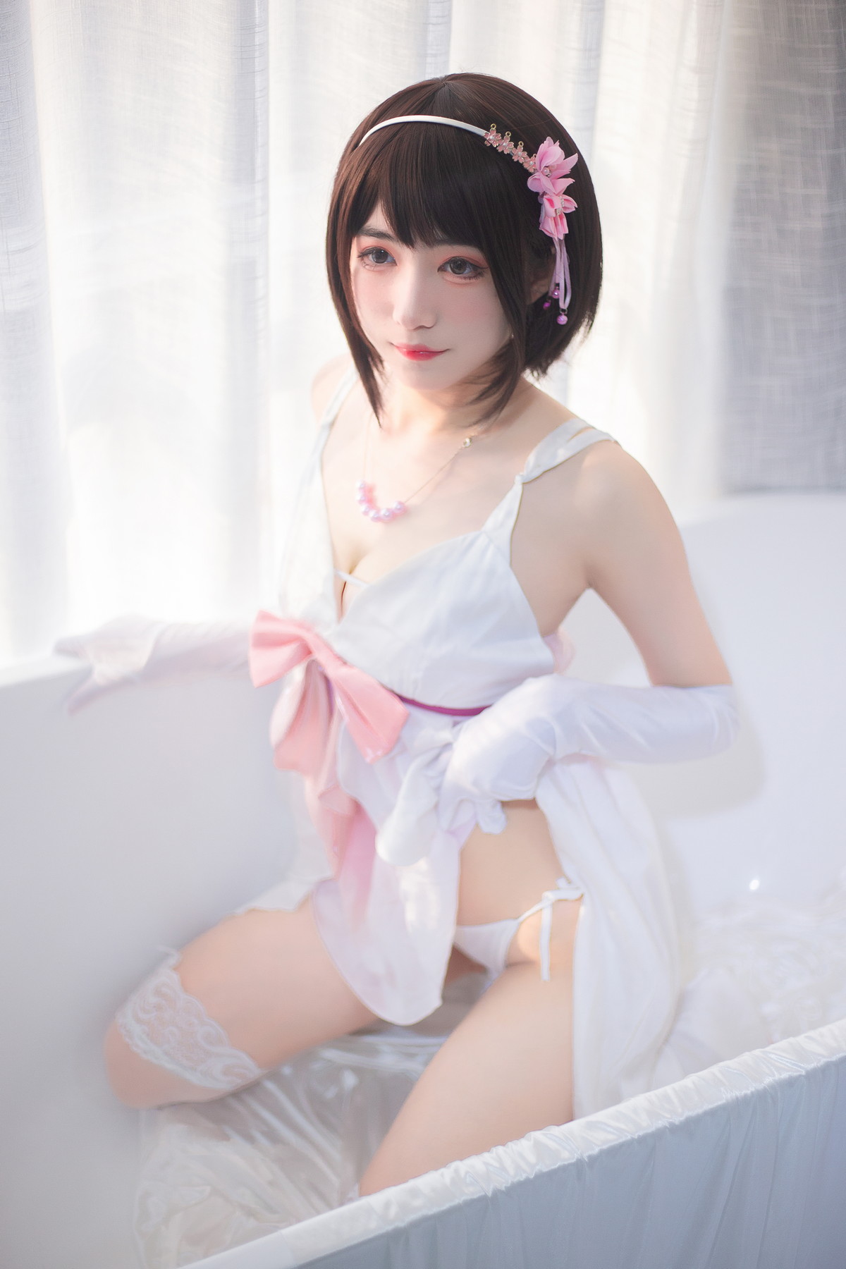 Xgyw.Net_二次元美女宫本樱加藤惠浴室主题私房浴缸白色薄纱配蕾丝袜秀翘臀美腿诱惑写真25P