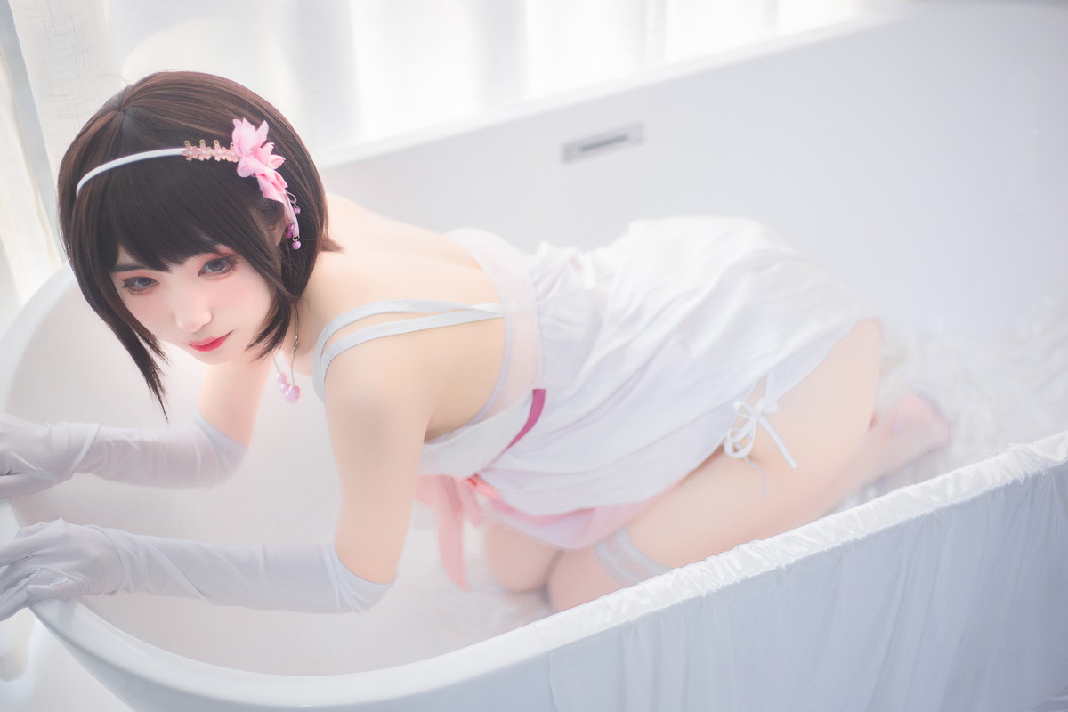 Xgyw.Net_二次元美女宫本樱加藤惠浴室主题私房浴缸白色薄纱配蕾丝袜秀翘臀美腿诱惑写真25P