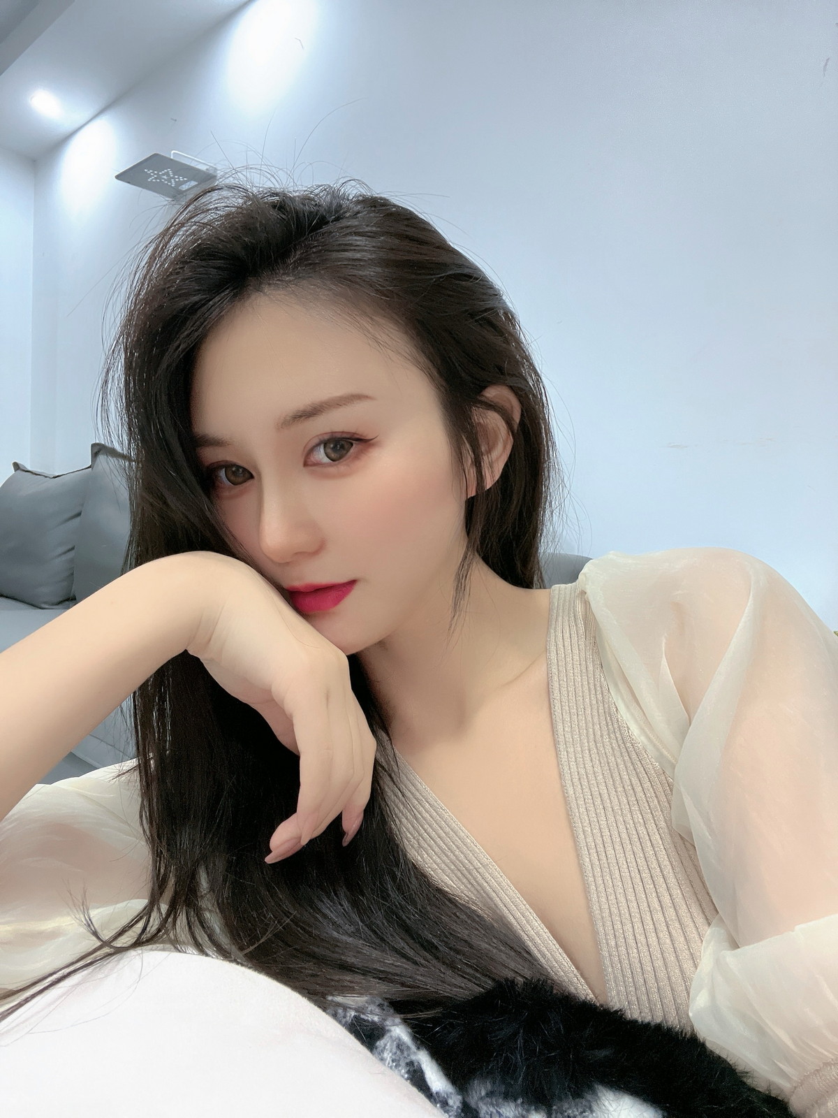 Xgyw.Net_微博妹子陈大小姐微密圈合集主题私房性感服饰系列秀豪乳翘臀撩人诱惑写真147P