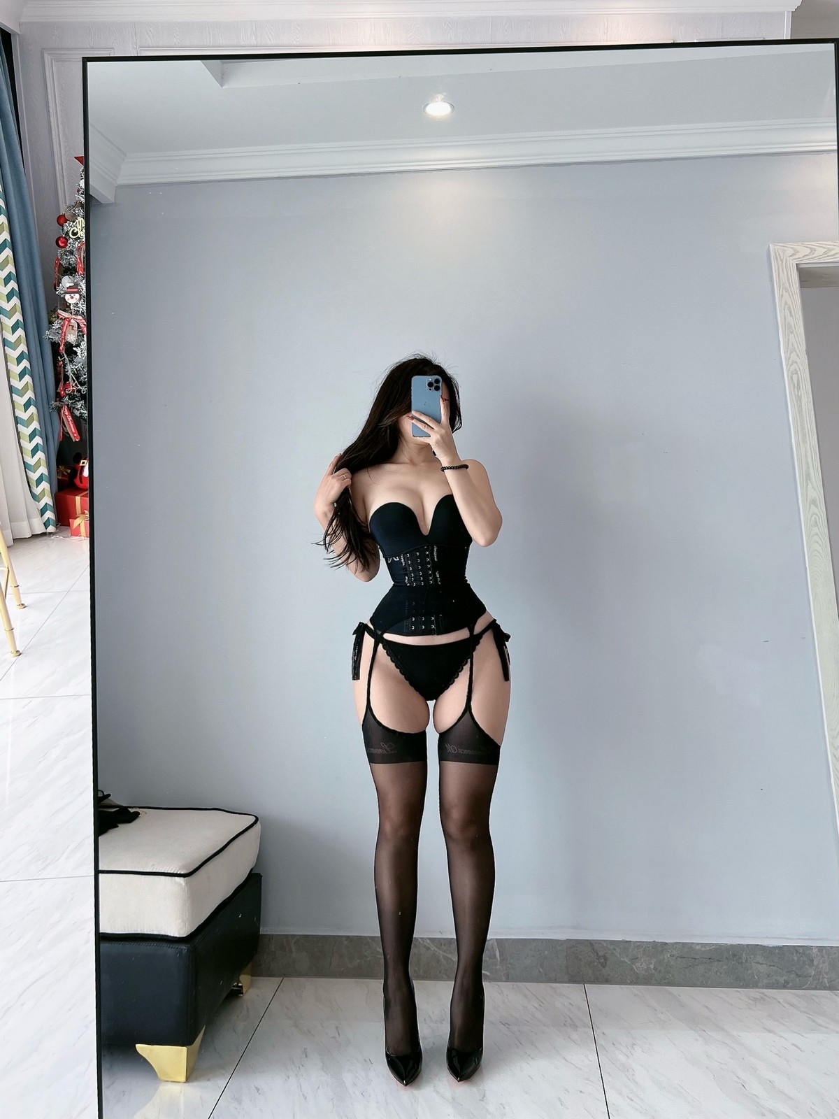 Xgyw.Net_微博妹子陈大小姐微密圈合集主题私房性感服饰系列秀豪乳翘臀撩人诱惑写真147P