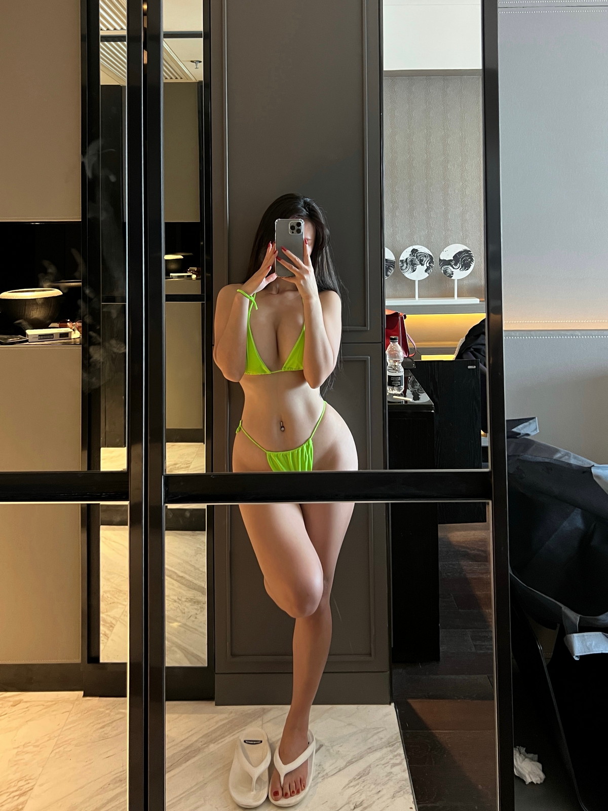 Xgyw.Net_微博妹子陈大小姐微密圈合集主题私房性感服饰系列秀豪乳翘臀撩人诱惑写真147P