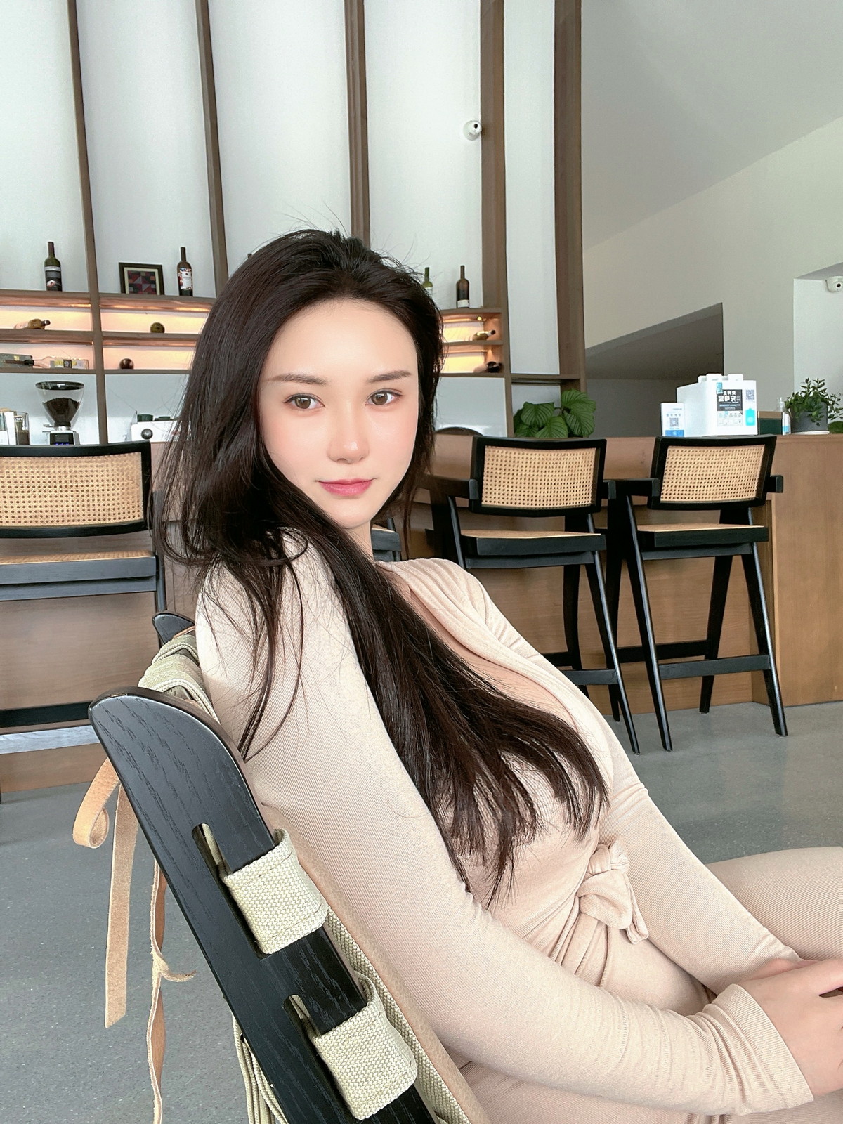 Xgyw.Net_微博妹子陈大小姐微密圈合集主题私房性感服饰系列秀豪乳翘臀撩人诱惑写真147P