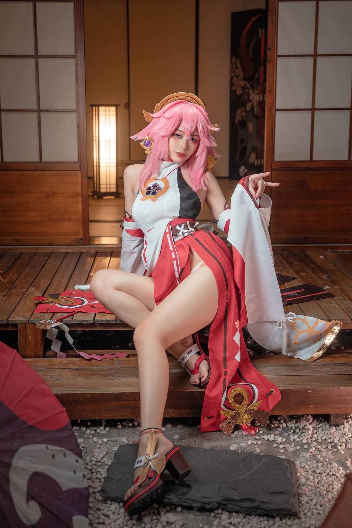 Xgyw.Net_网络美女阿九八重神子主题私房性感彩色裙服饰半撩秀白嫩翘臀美腿诱惑写真51P