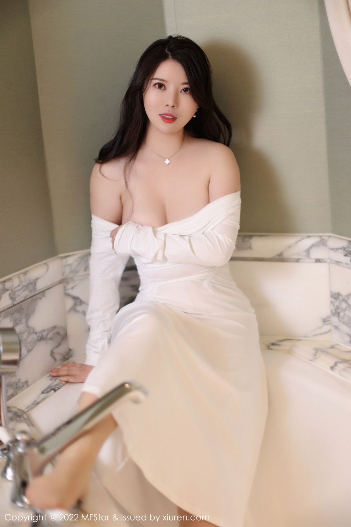 Xgyw.Net_[MFStar模范学院]Vol.576_模特白茹雪浴室场景白色露肩连衣长裙半脱秀雪嫩肌肤诱惑写真51P